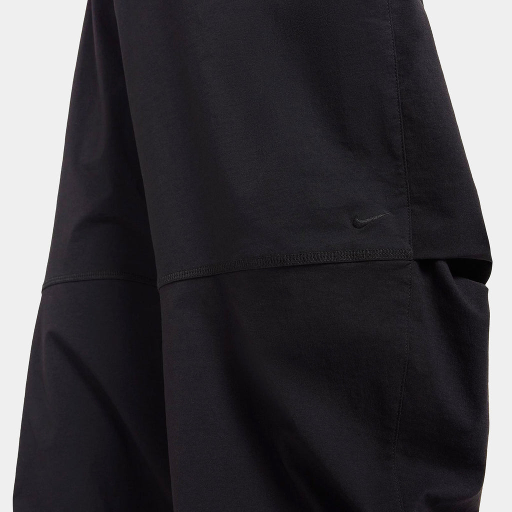 Оригінальна Nsw Tech Woven Oversized Mens Pants Nike – вид ззаду