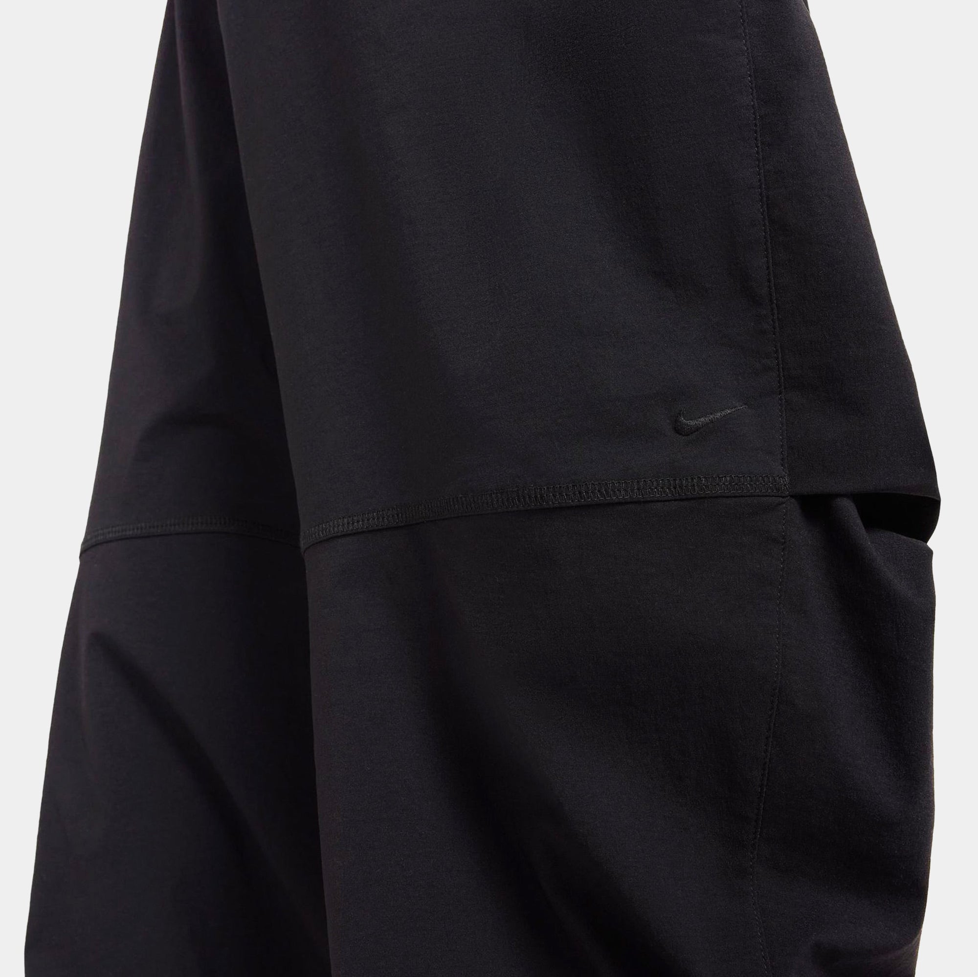 Оригінальна Nsw Tech Woven Oversized Mens Pants Nike – вид ззаду