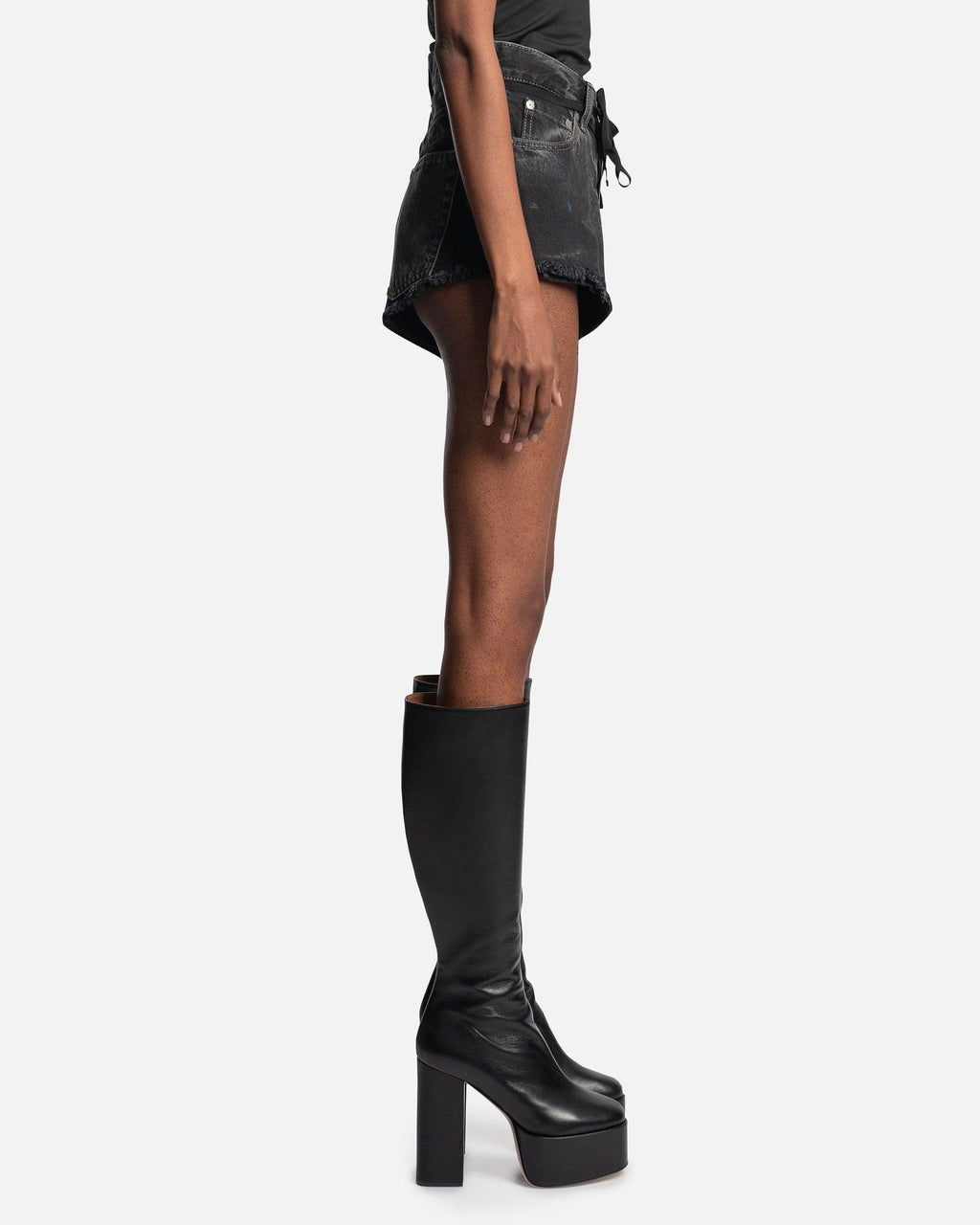 Distressed Denim Shorts In Washed Black Maison margiela – Гарантія оригінальності – вид ззаду