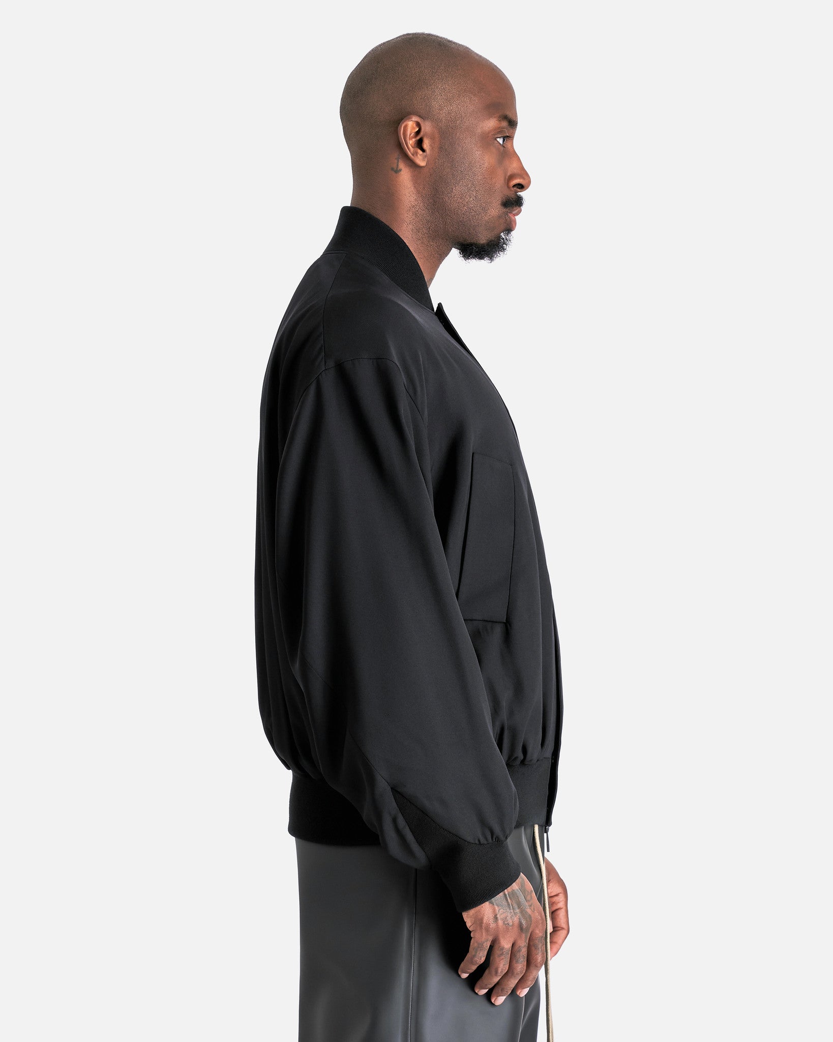 Double Layer Bomber In Black Fear of god – Гарантія оригінальності – вид ззаду