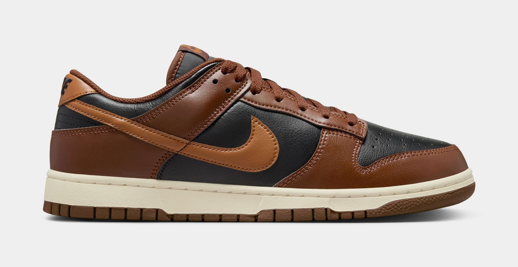 Оригінальна Dunk Low Mens Lifestyle Shoes Nike – боковий вид