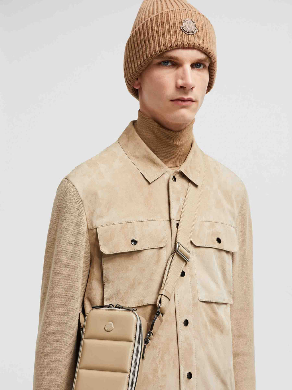 Logo Shoulder Bag Moncler – Гарантія оригінальності – вид ззаду