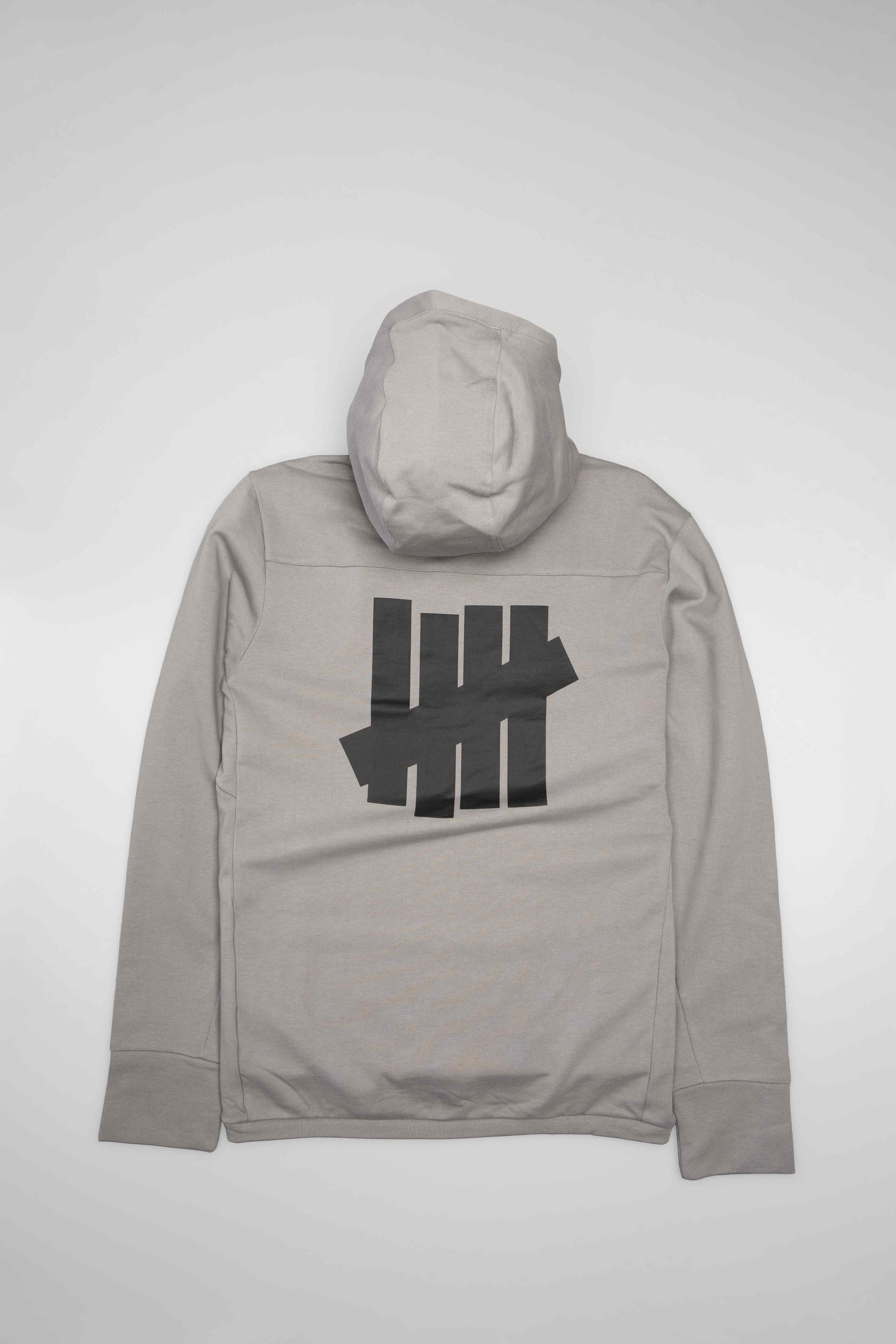X Undefeated Tech Mens Hoodie Shift Grey Adidas – Гарантія оригінальності – вид ззаду - ADIDAS