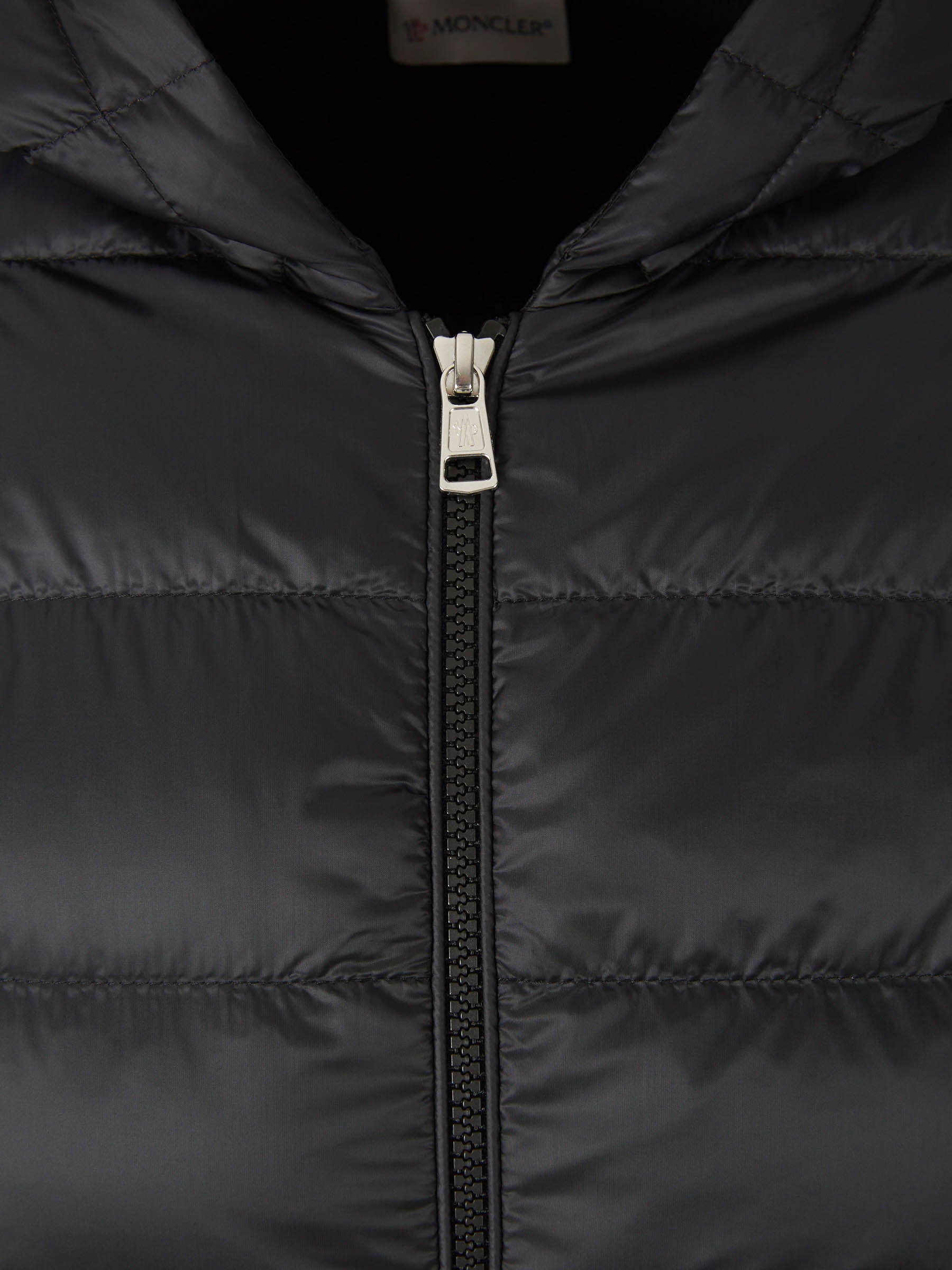 Logo Quilted Cardigan Moncler – Гарантія оригінальності – збільшений вид - MONCLER