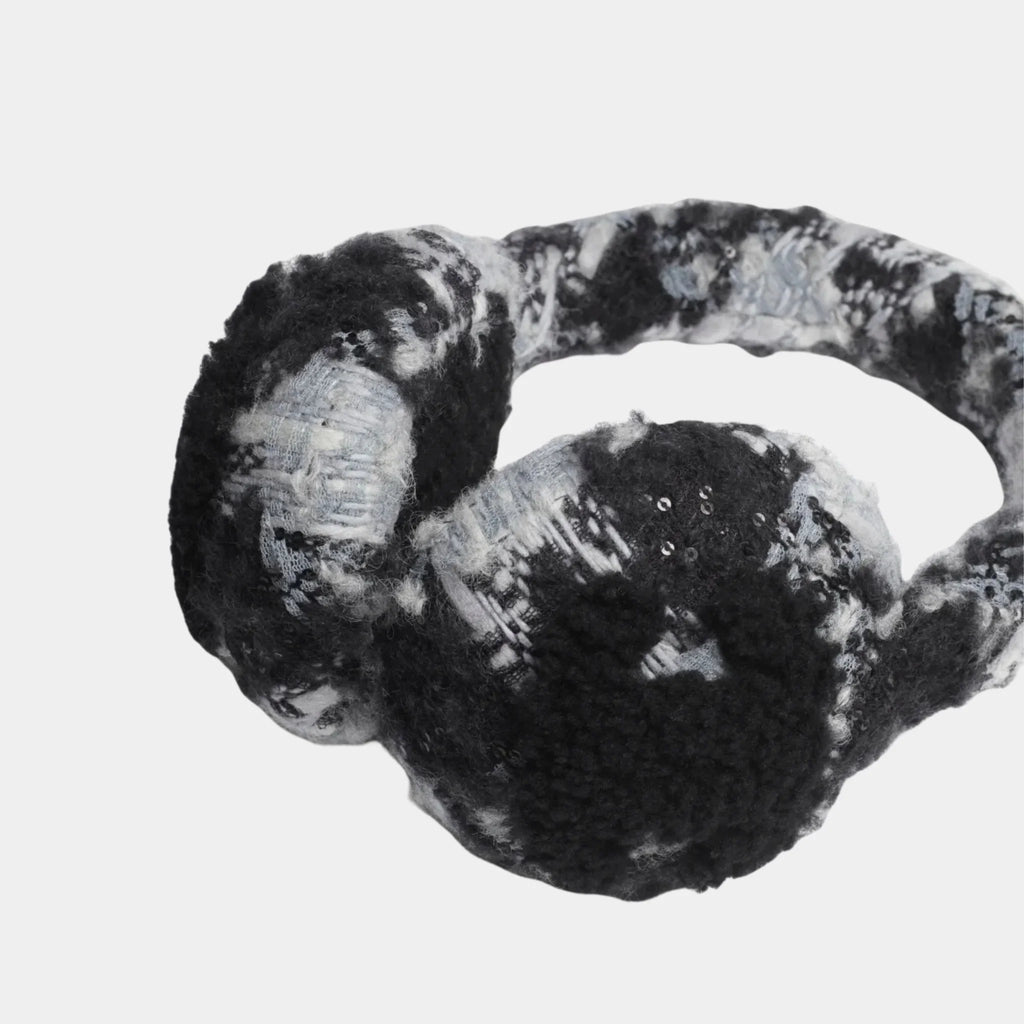 Earmuffs In Wool Tweed & Sheepskin Chanel – Гарантія оригінальності – вид ззаду