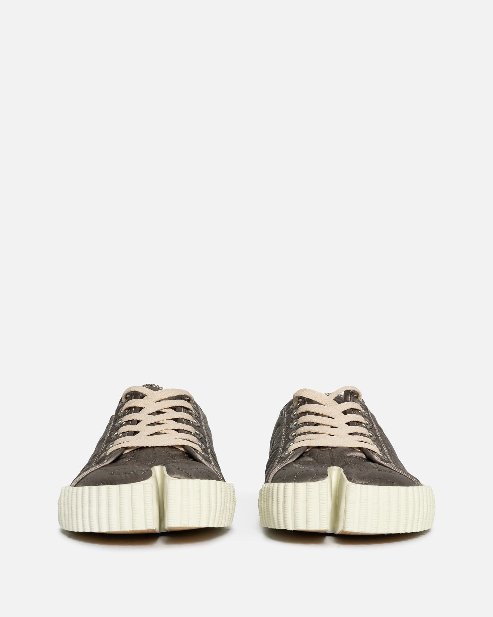 Embroidered Tabi Sneaker In Grey Maison margiela оригінал – Купити в Україні – детальний вид