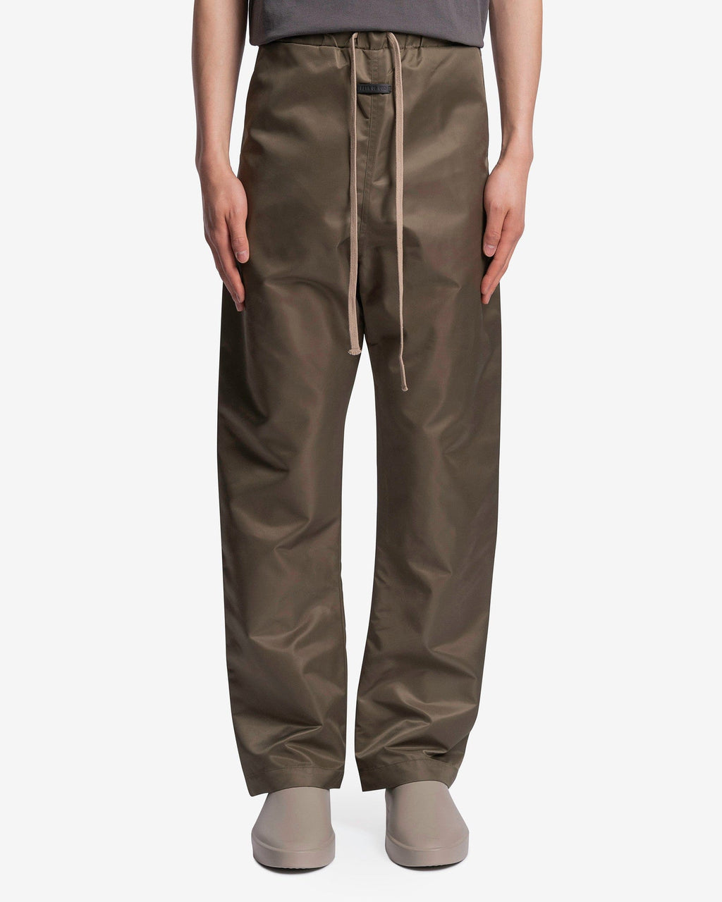 Eternal Nylon Twill Relaxed Pants In Olive Fear of god – Гарантія оригінальності – боковий вид