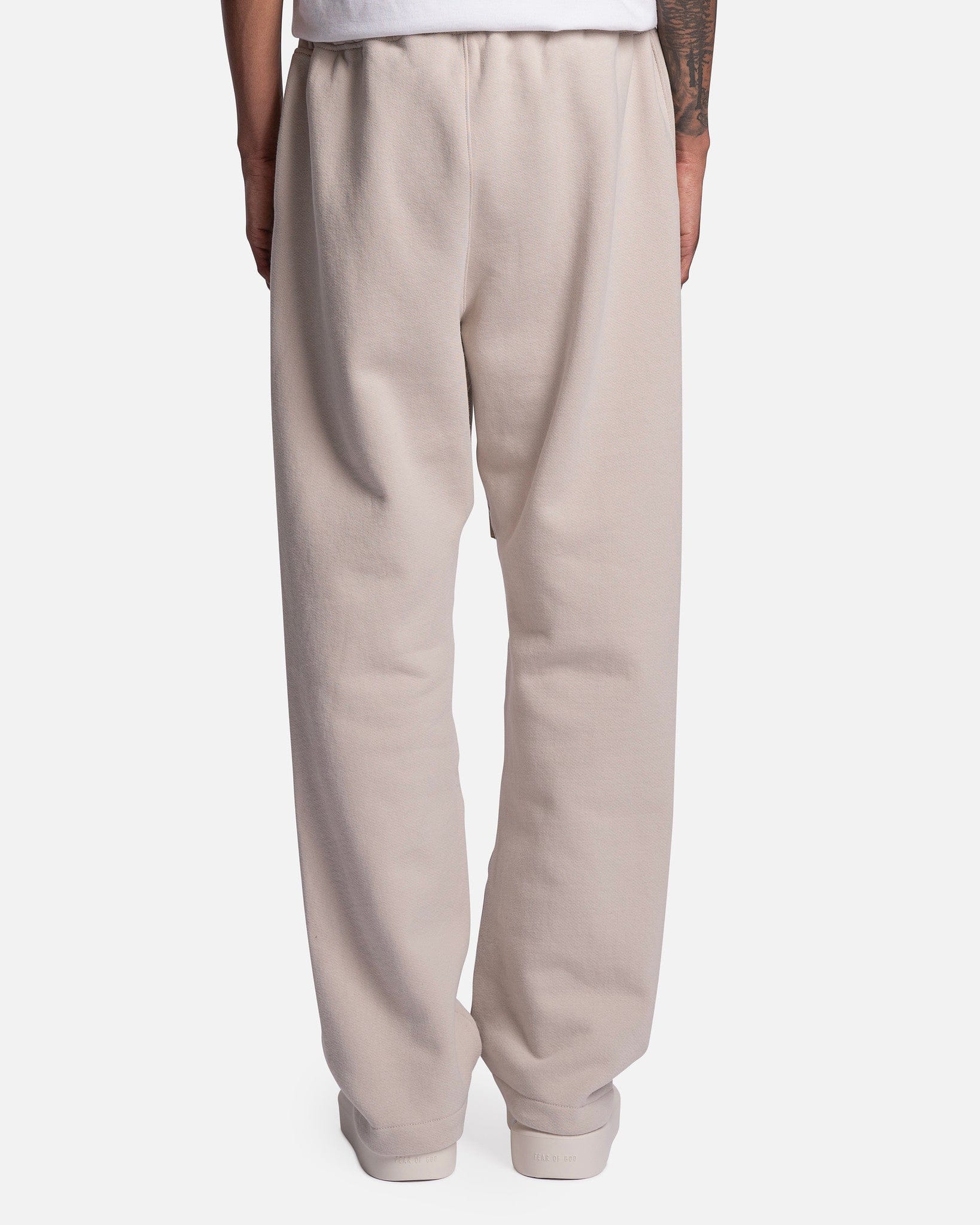 Оригінальна Eternal Relaxed Sweatpants In Cement Fear of god – детальний вид