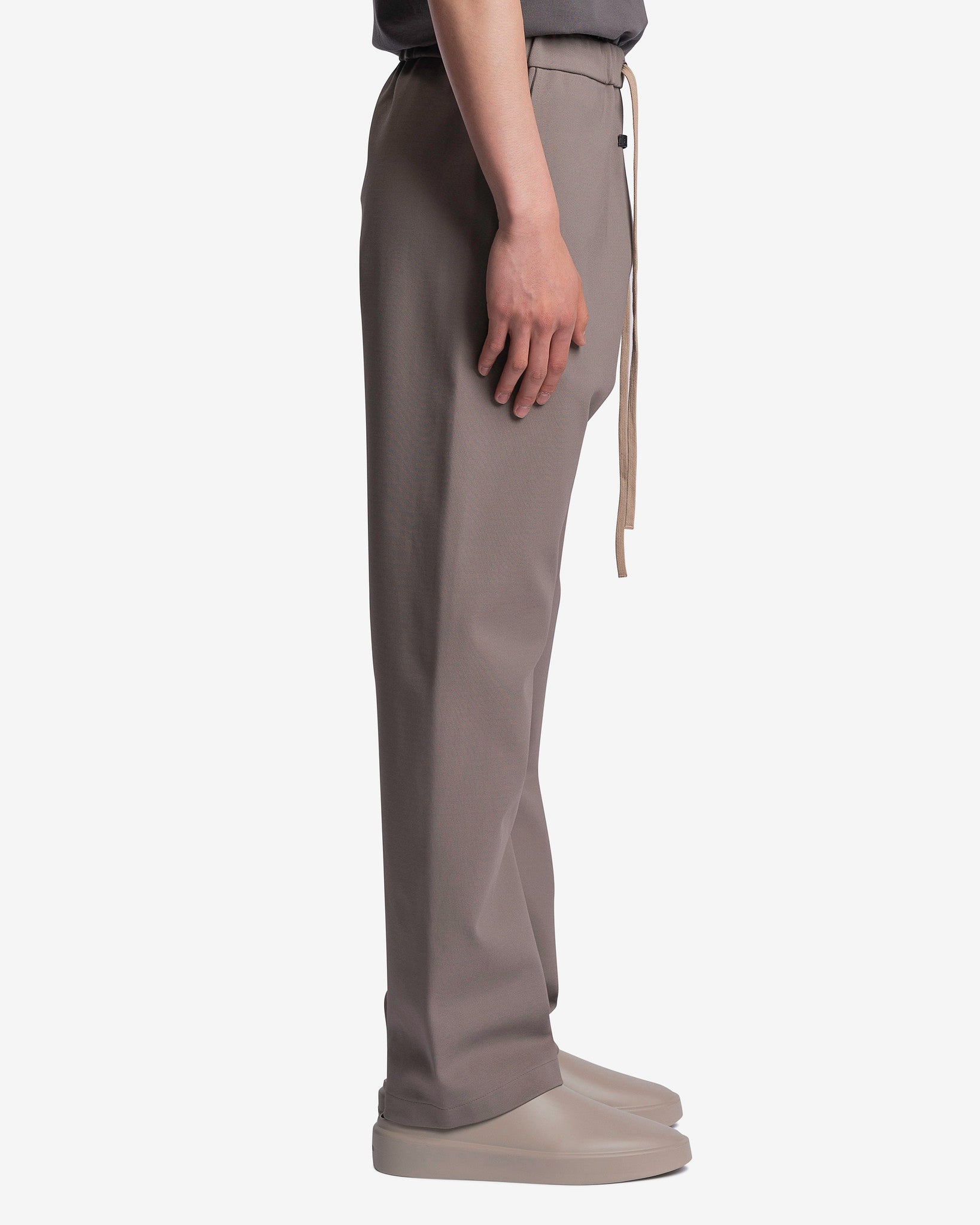 Оригінальна Eternal Viscose Tricot Relaxed Pants In Dusty Concrete Fear of god – вид ззаду