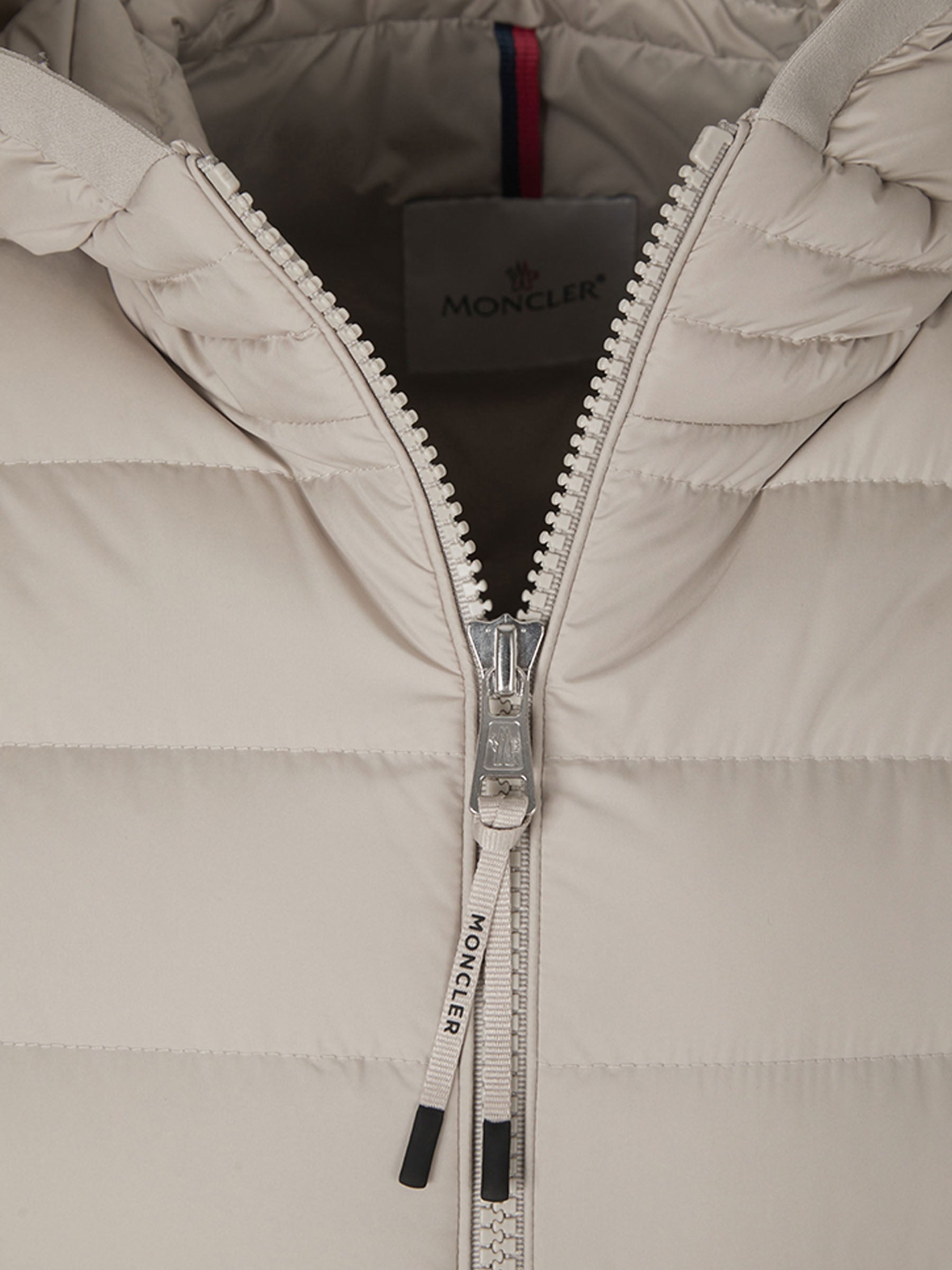 Moncler Outerwear оригінал | Швидка доставка Україна – вид ззаду