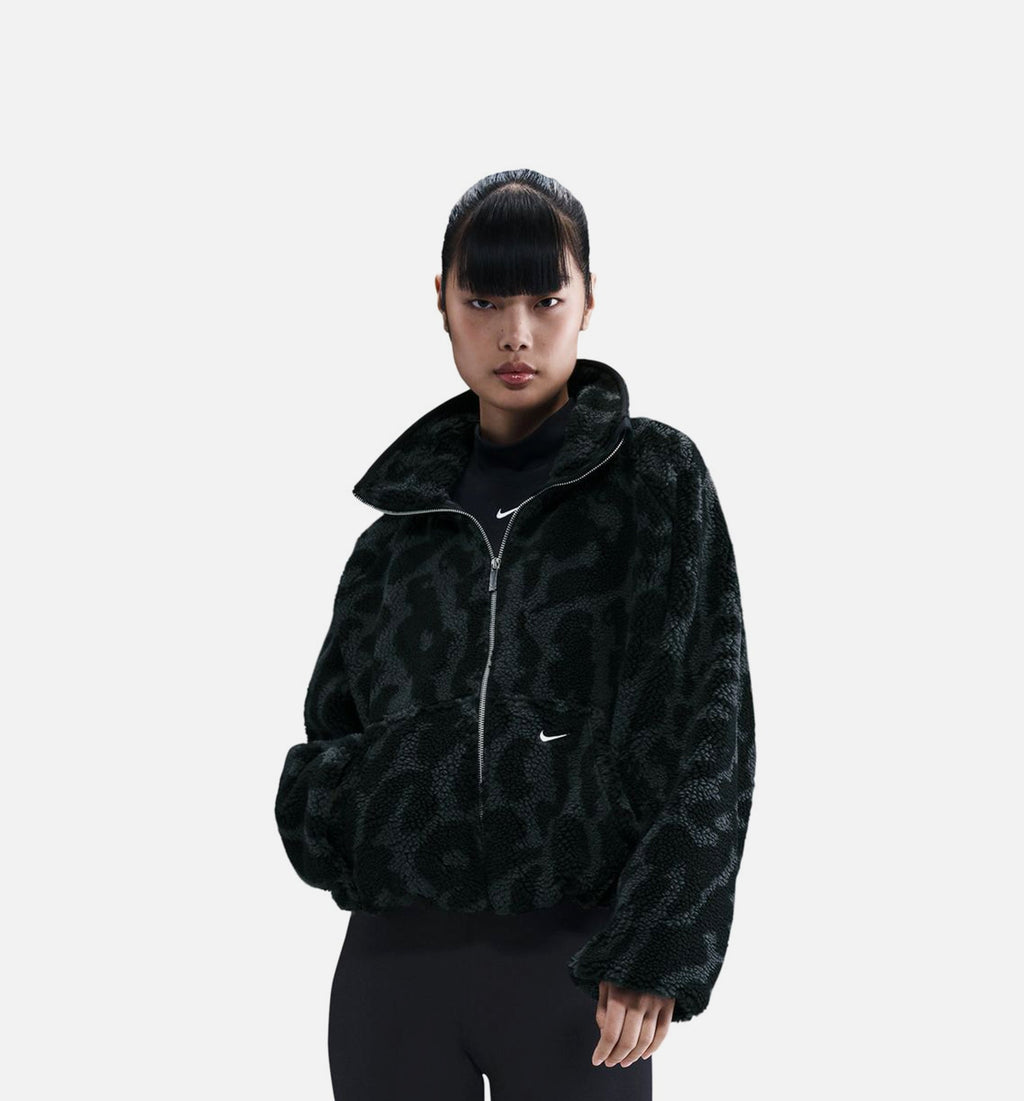 Nike Outerwear оригінал | Швидка доставка Україна – боковий вид