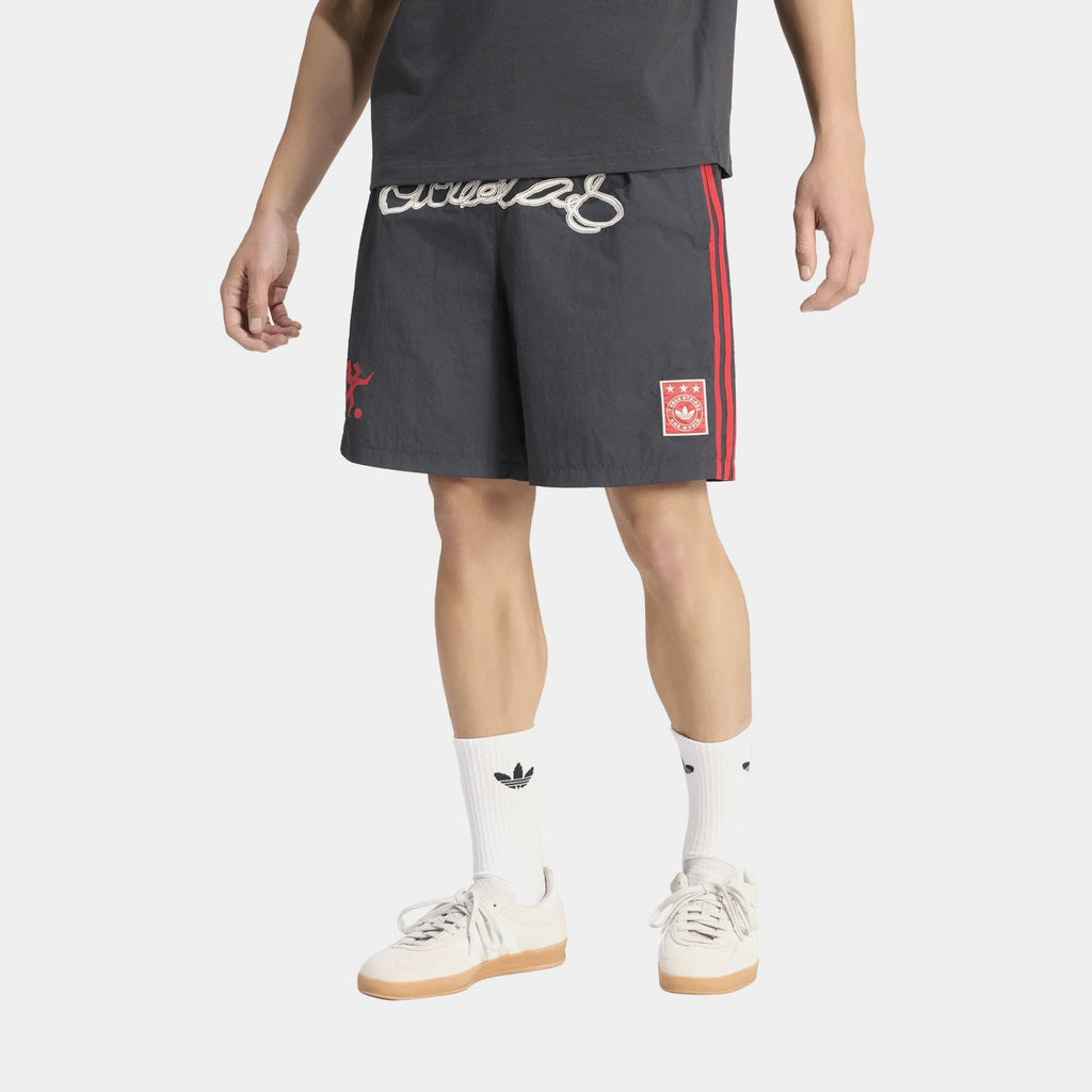 Originals One World Graphic Mens Shorts Adidas оригінал – Купити в Україні – боковий вид