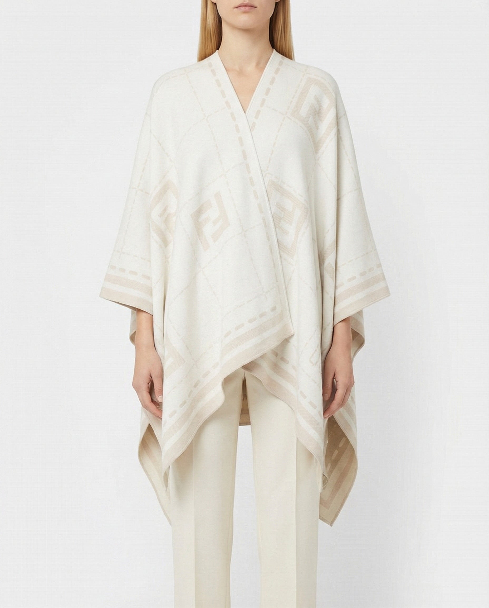 Wool Poncho Fendi оригінал – Купити в Україні – вид ззаду