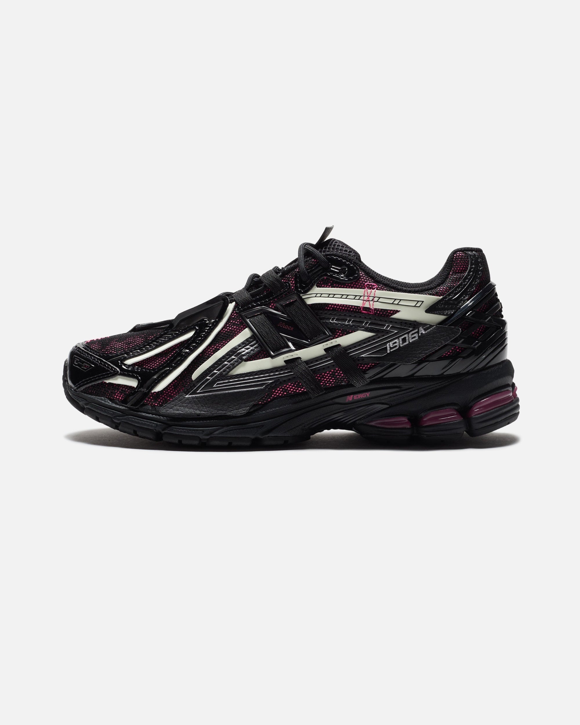 1906 Black New balance оригінал – Купити в Україні – вид ззаду
