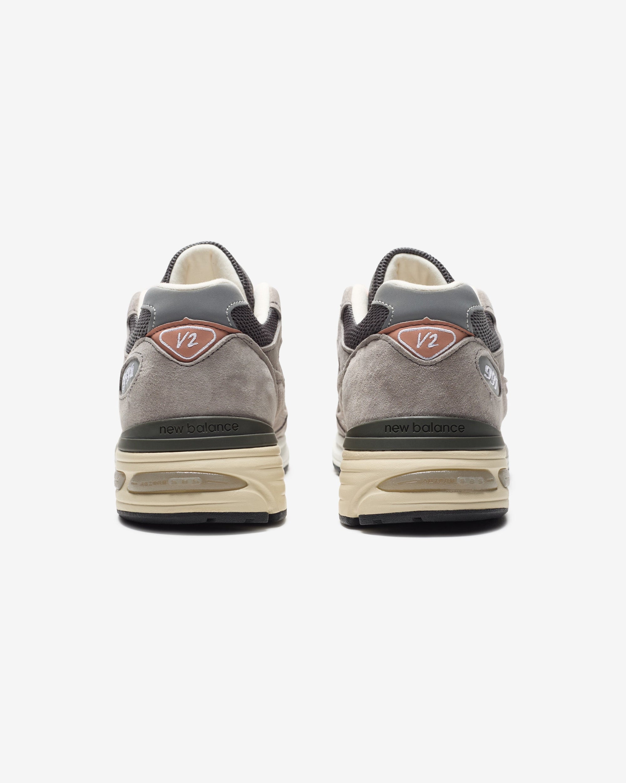 Оригінальна Made In Uk 991 V2 Elephant Skin New balance – вид ззаду