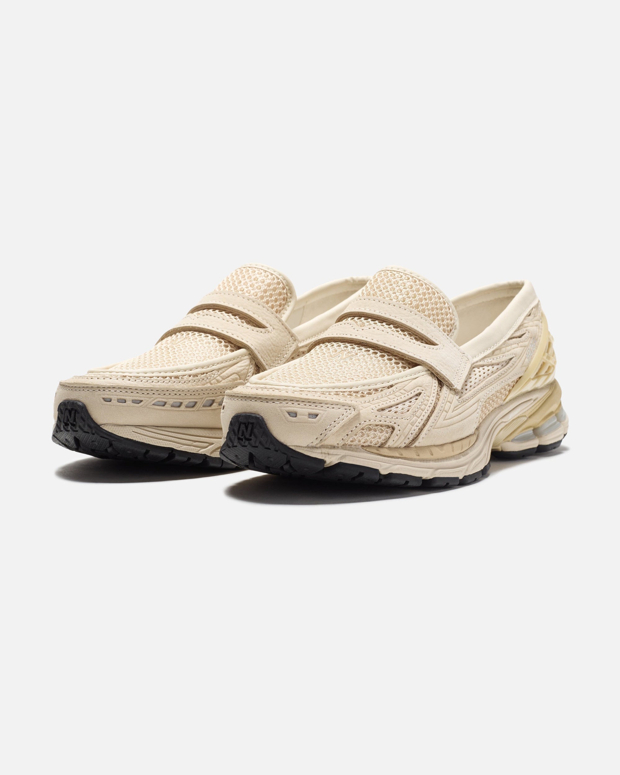 Оригінальна 1906l Bisque New balance – боковий вид