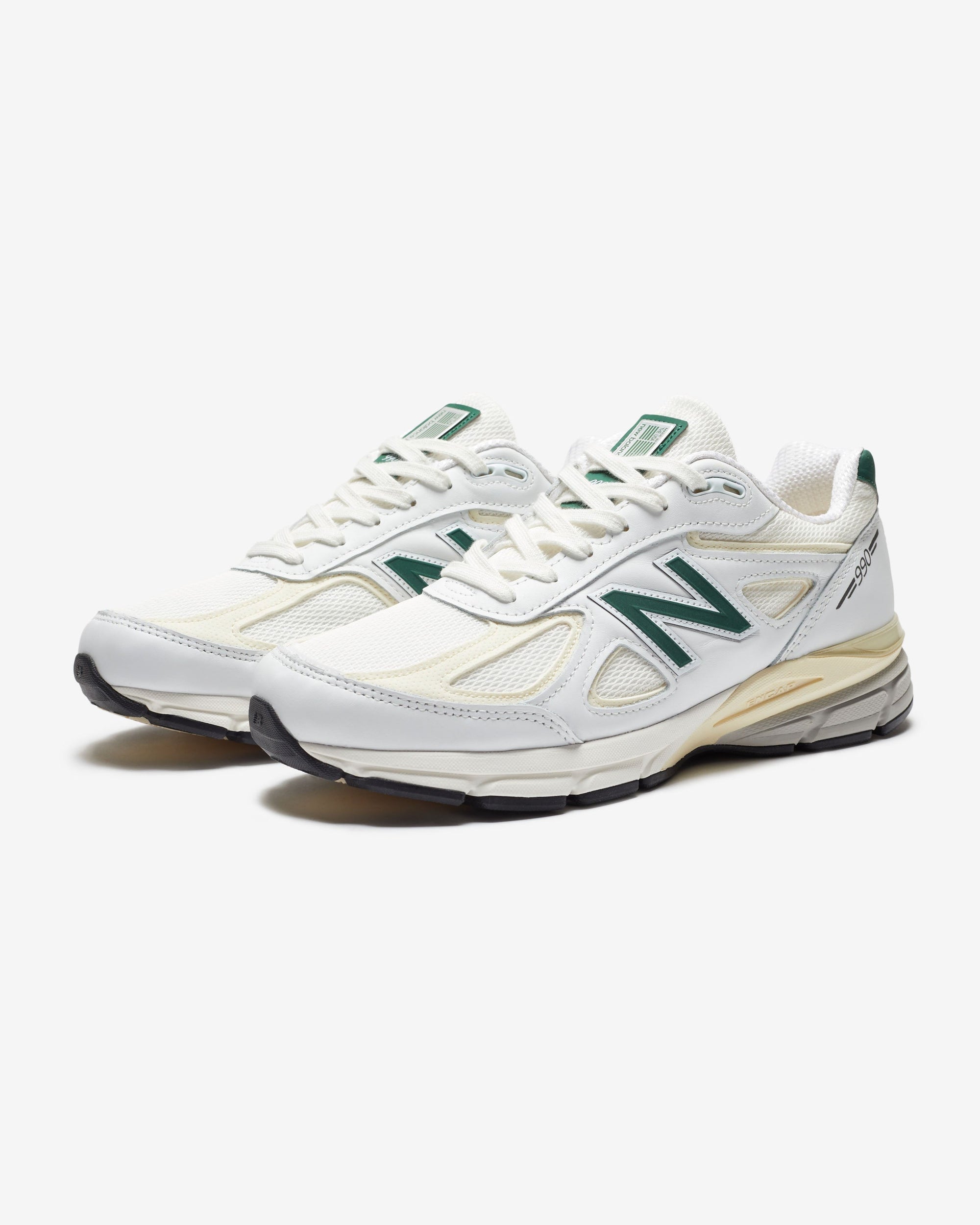 Оригінальна 990v4 White New balance – боковий вид
