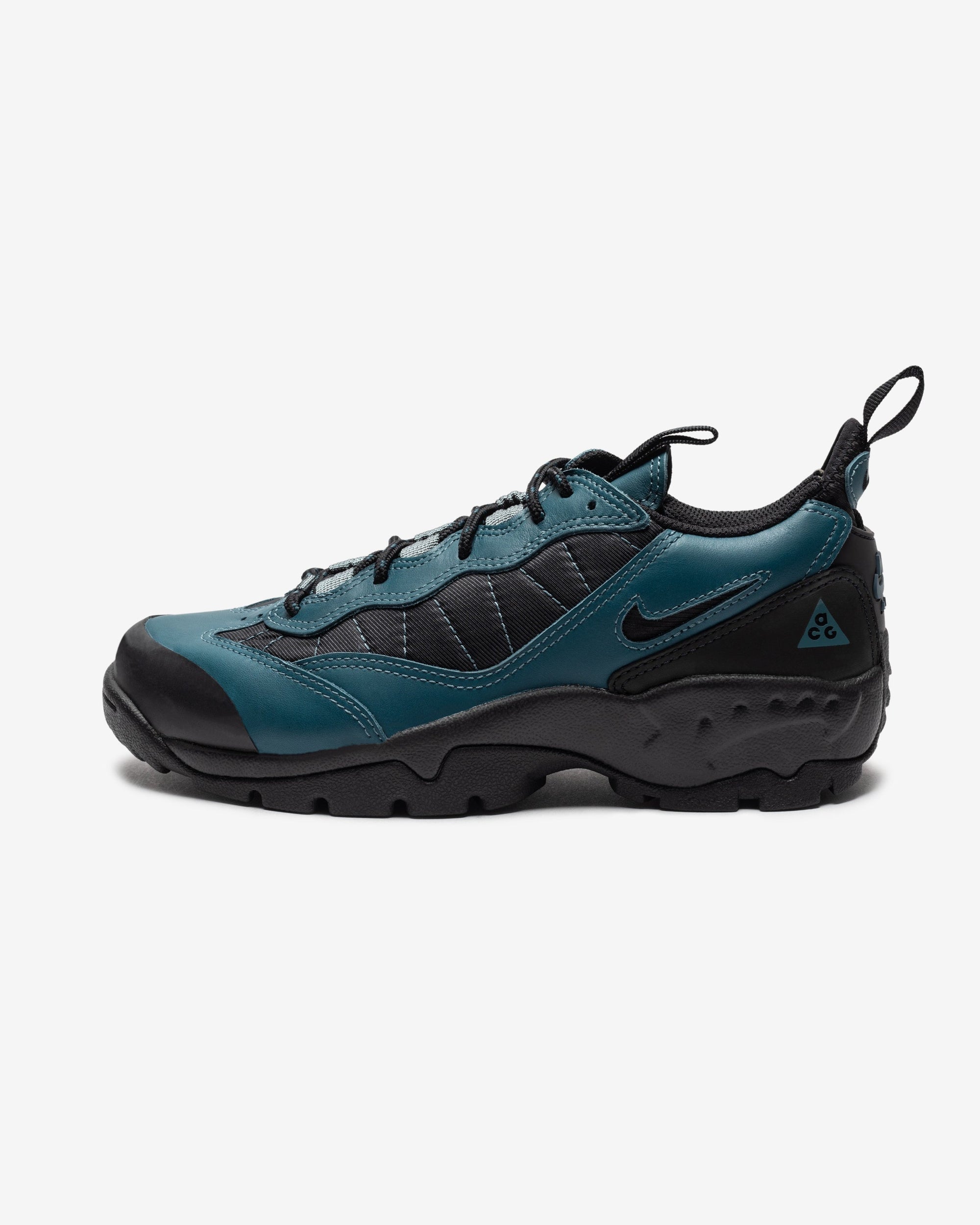 Оригінальна Air Mada Black Nike – вид ззаду