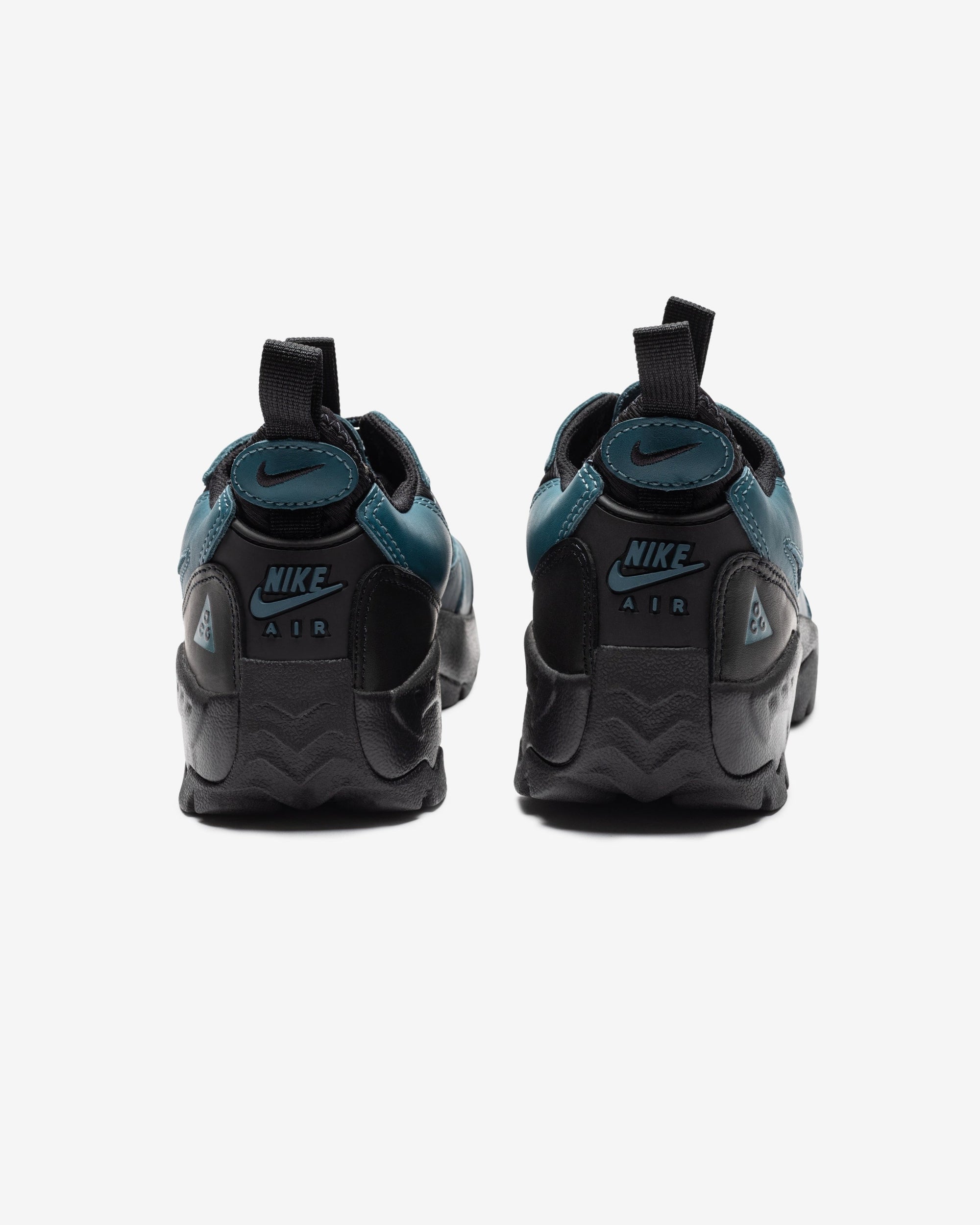 Оригінальна Air Mada Black Nike – детальний вид