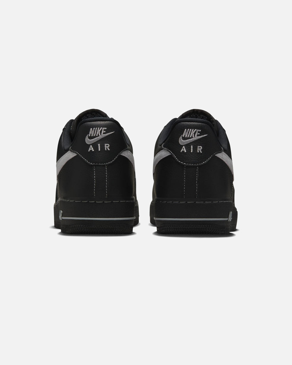 Оригінальна Air Force 1 07 Lv8 Black Nike – детальний вид