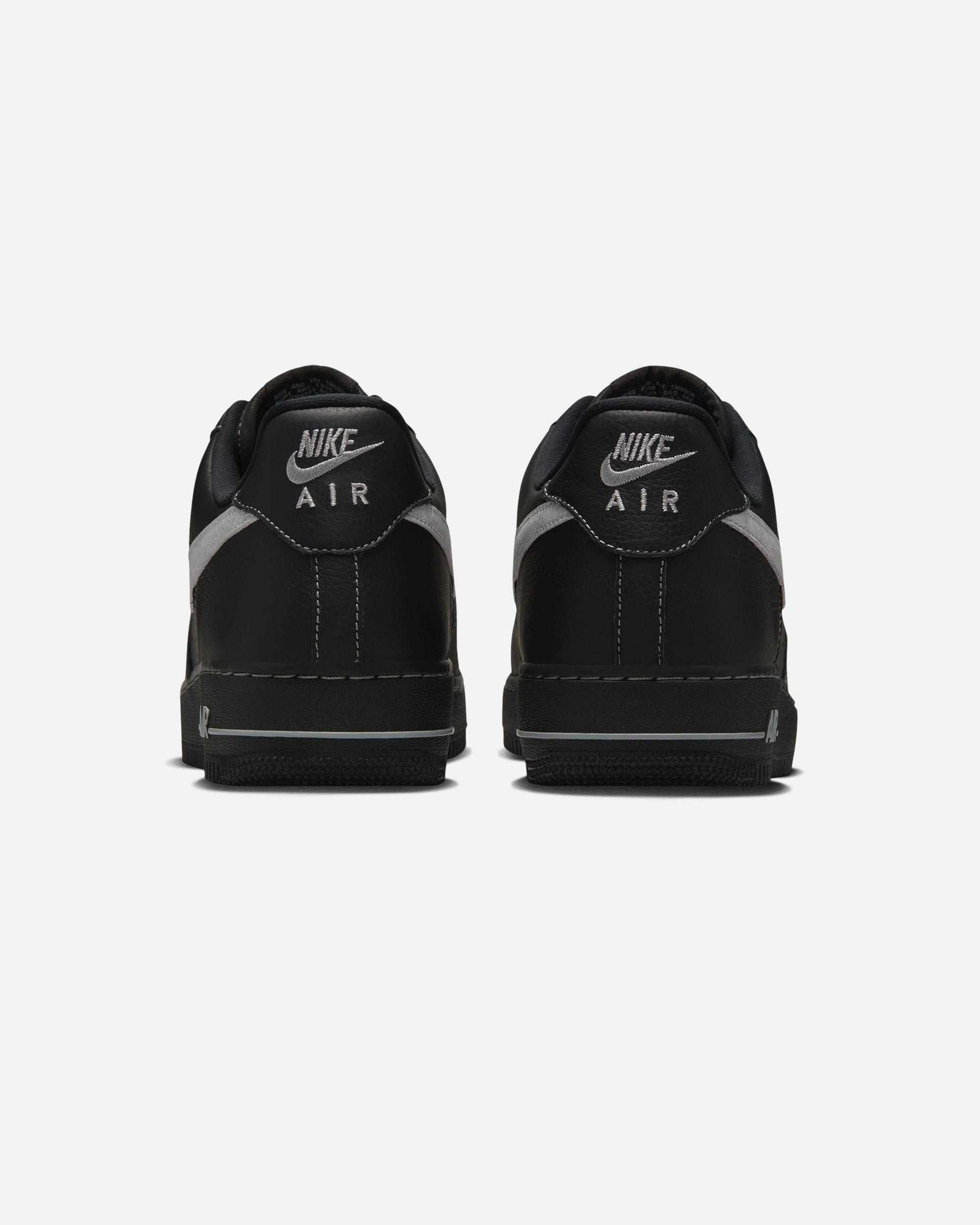 Оригінальна Air Force 1 07 Lv8 Black Nike – детальний вид