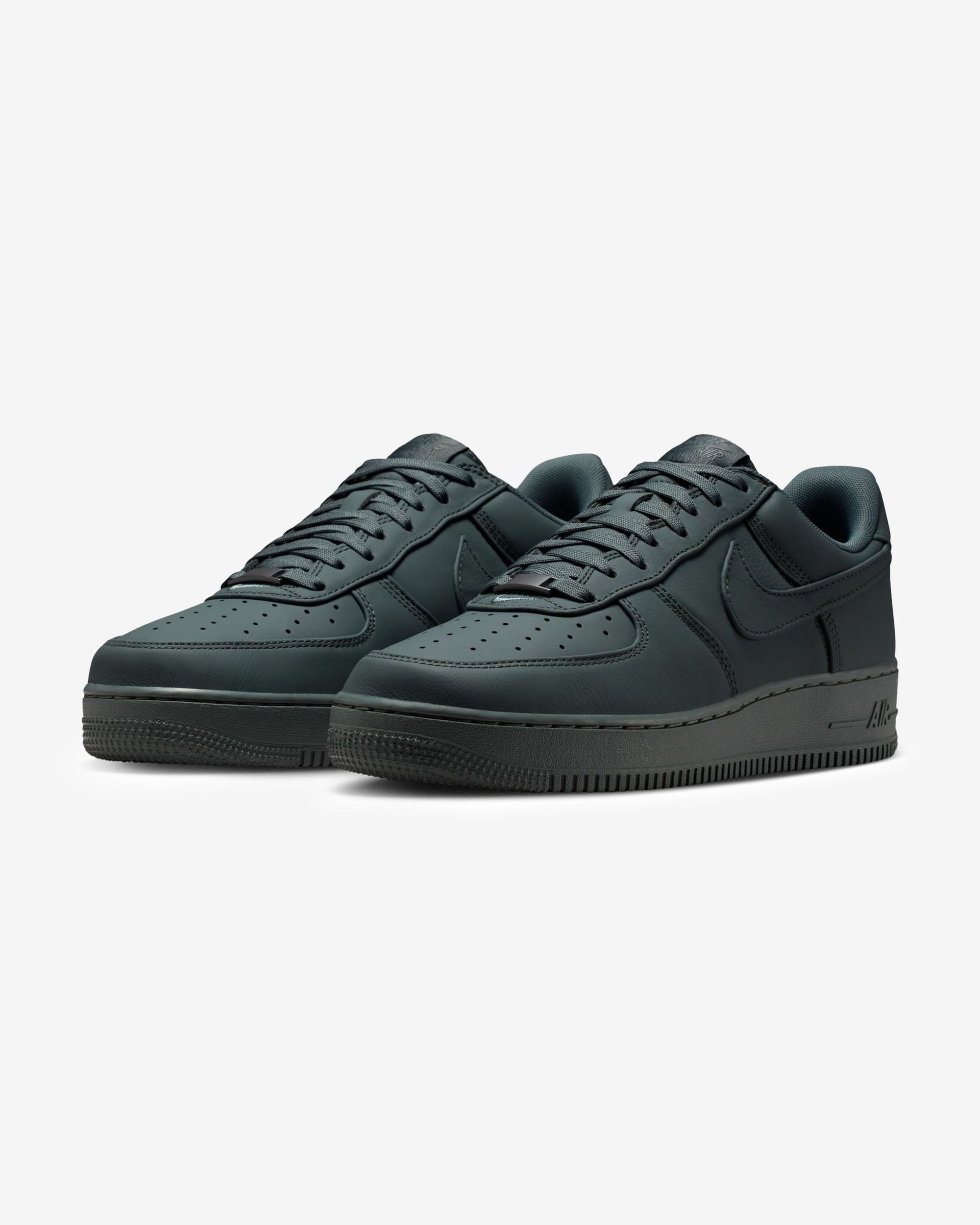 Air Force 1 Low Retro Premium Bombergrey Nike – Гарантія оригінальності – боковий вид