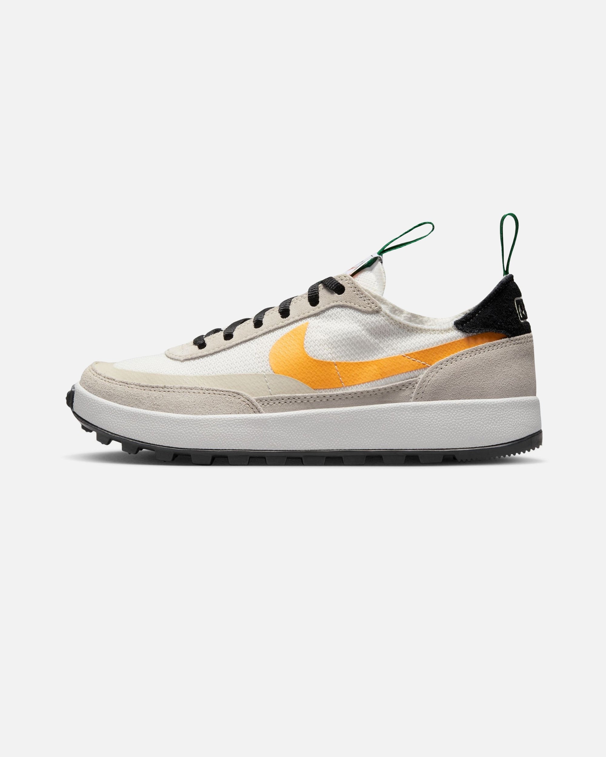 Оригінальна Wmns General Purpose Summit White Nike – вид ззаду