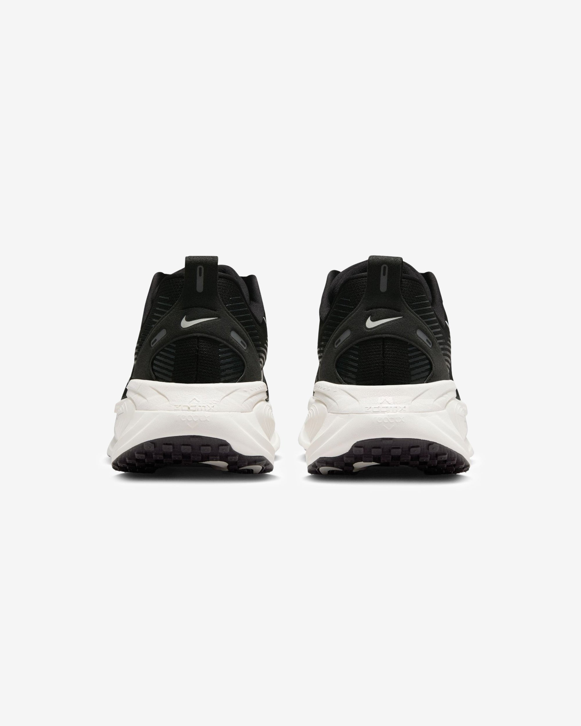 Vomero 18 Black Nike оригінал – Купити в Україні – детальний вид