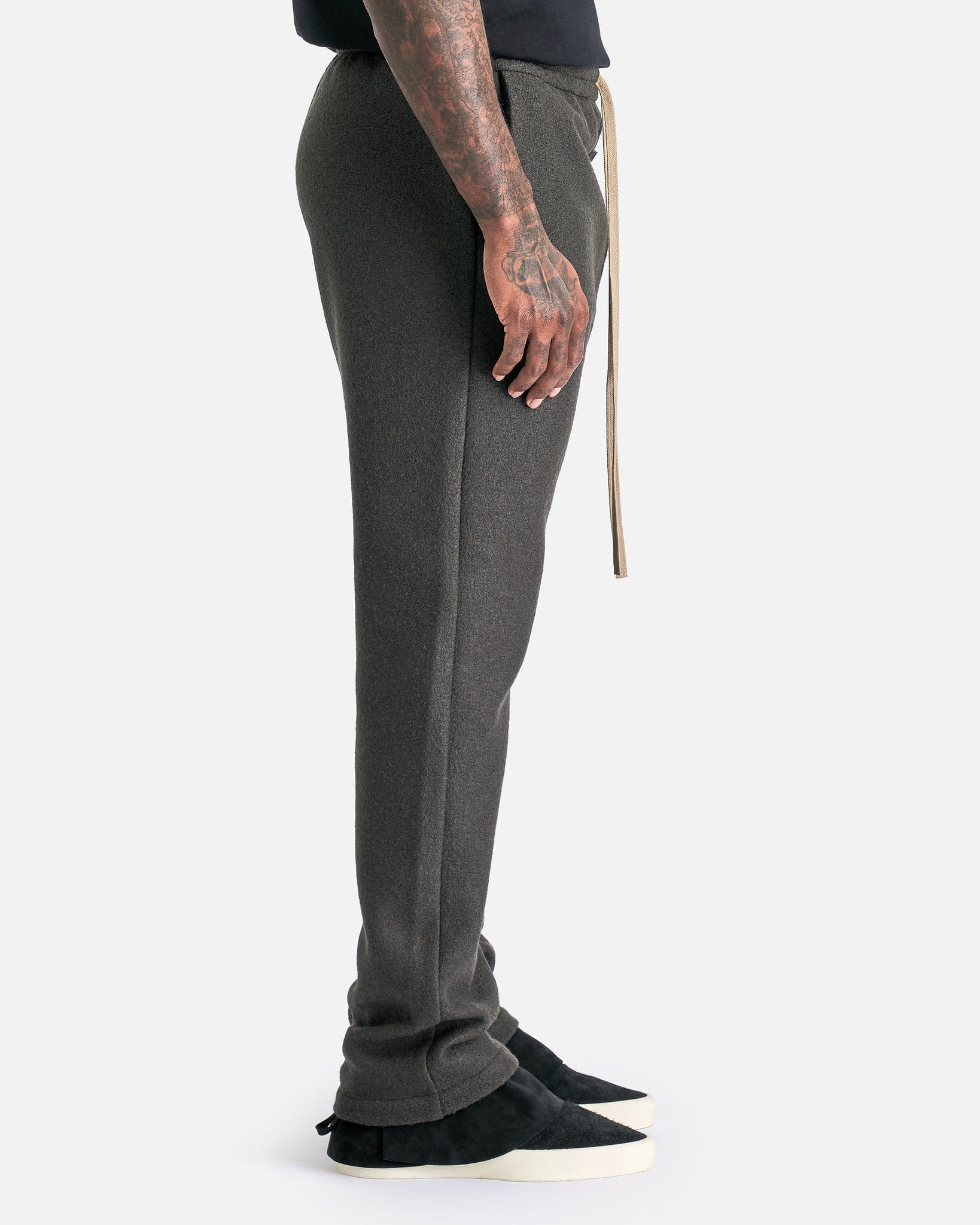 Forum Pant In Forest Fear of god оригінал – Купити в Україні – вид ззаду