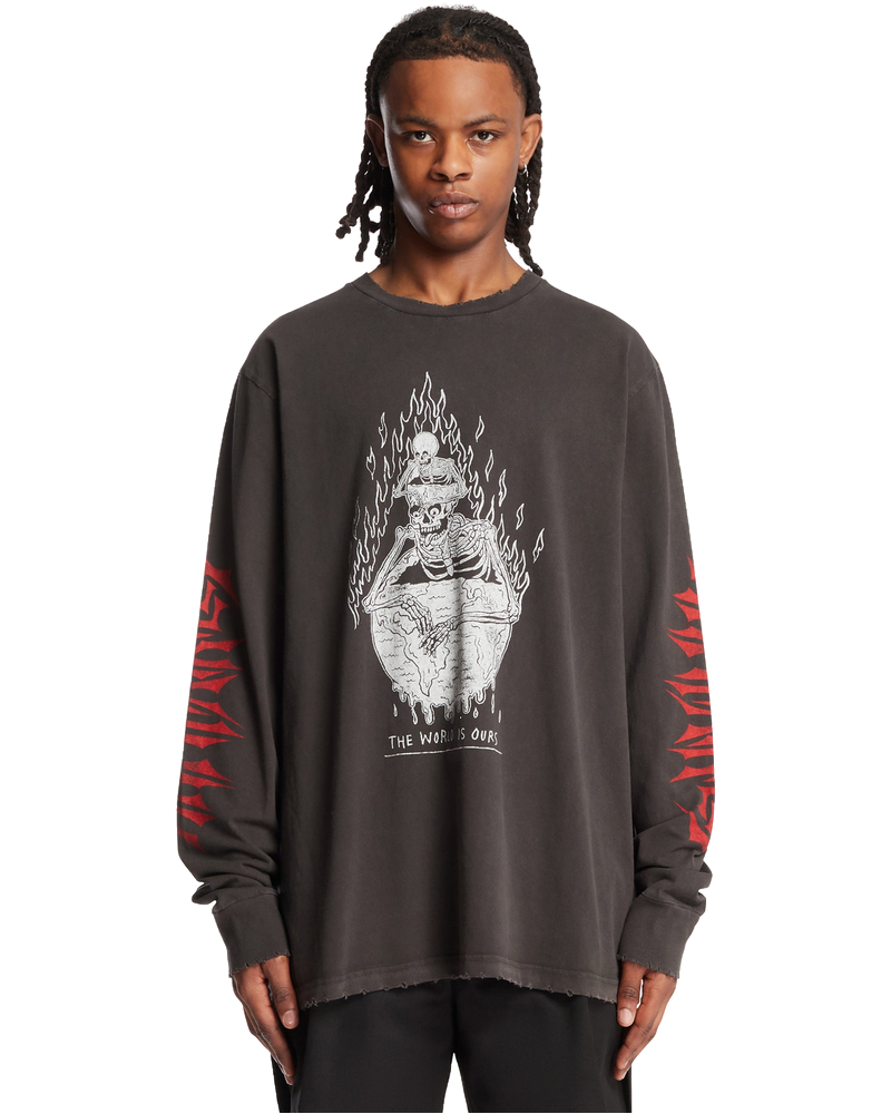 Black The World Is Ours T-Shirt Gallery department – Гарантія оригінальності