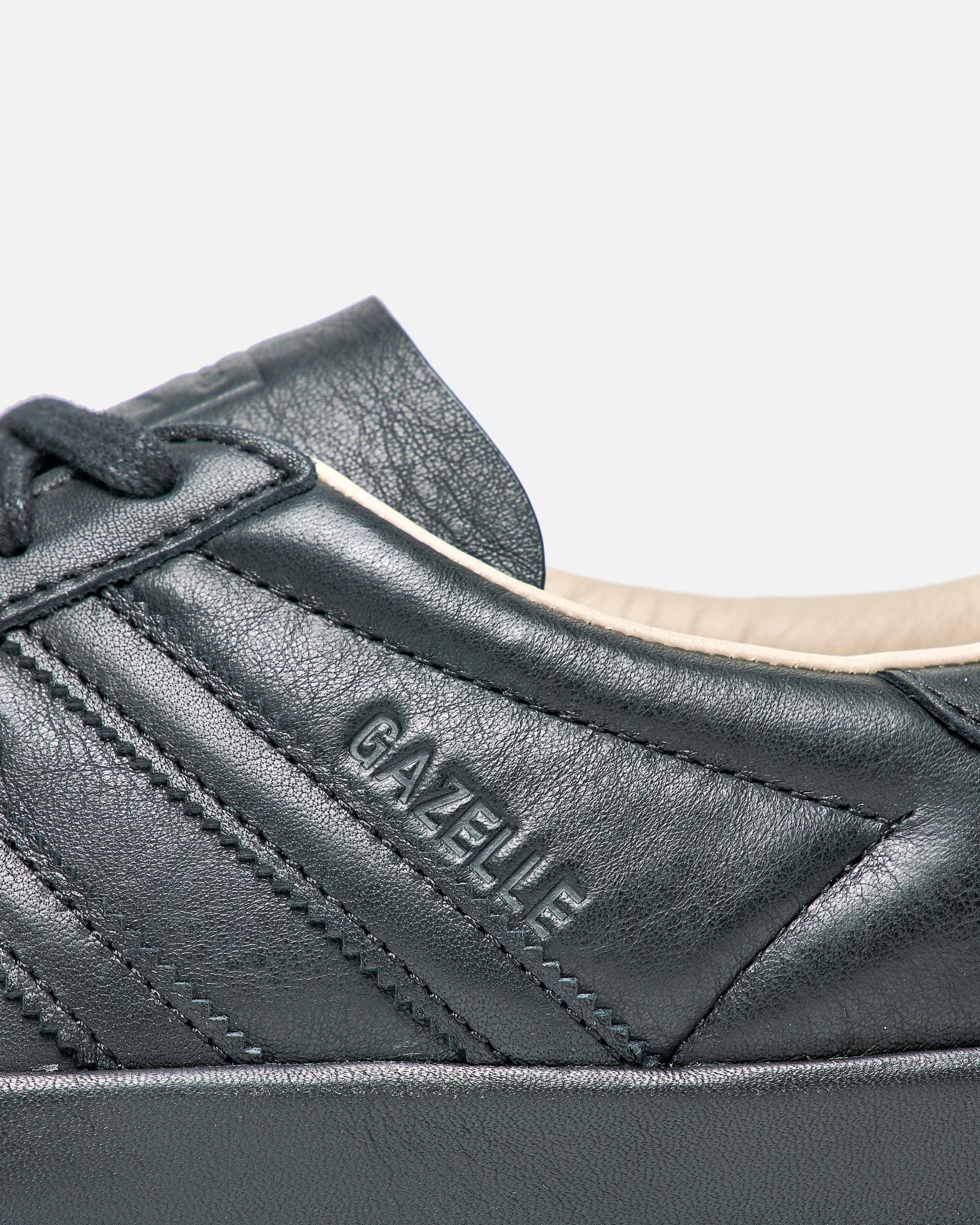 Gazelle Indoor Lux In Black Adidas – Гарантія оригінальності – збільшений вид - ADIDAS