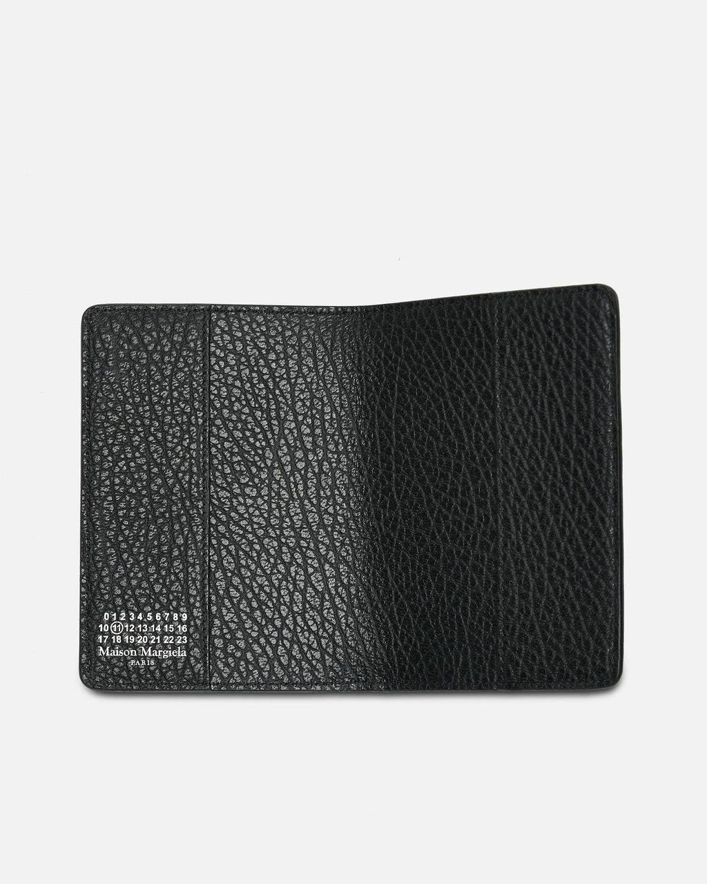 Grainy Leather Passport Cover In Black Maison margiela оригінал – Купити в Україні – вид ззаду