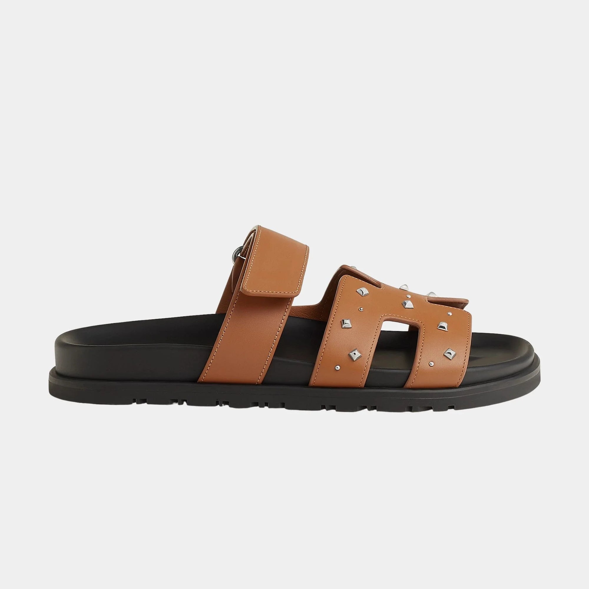 Chypre Sandal In Calfskin With Medor Studs Hermes – Гарантія оригінальності – вид ззаду