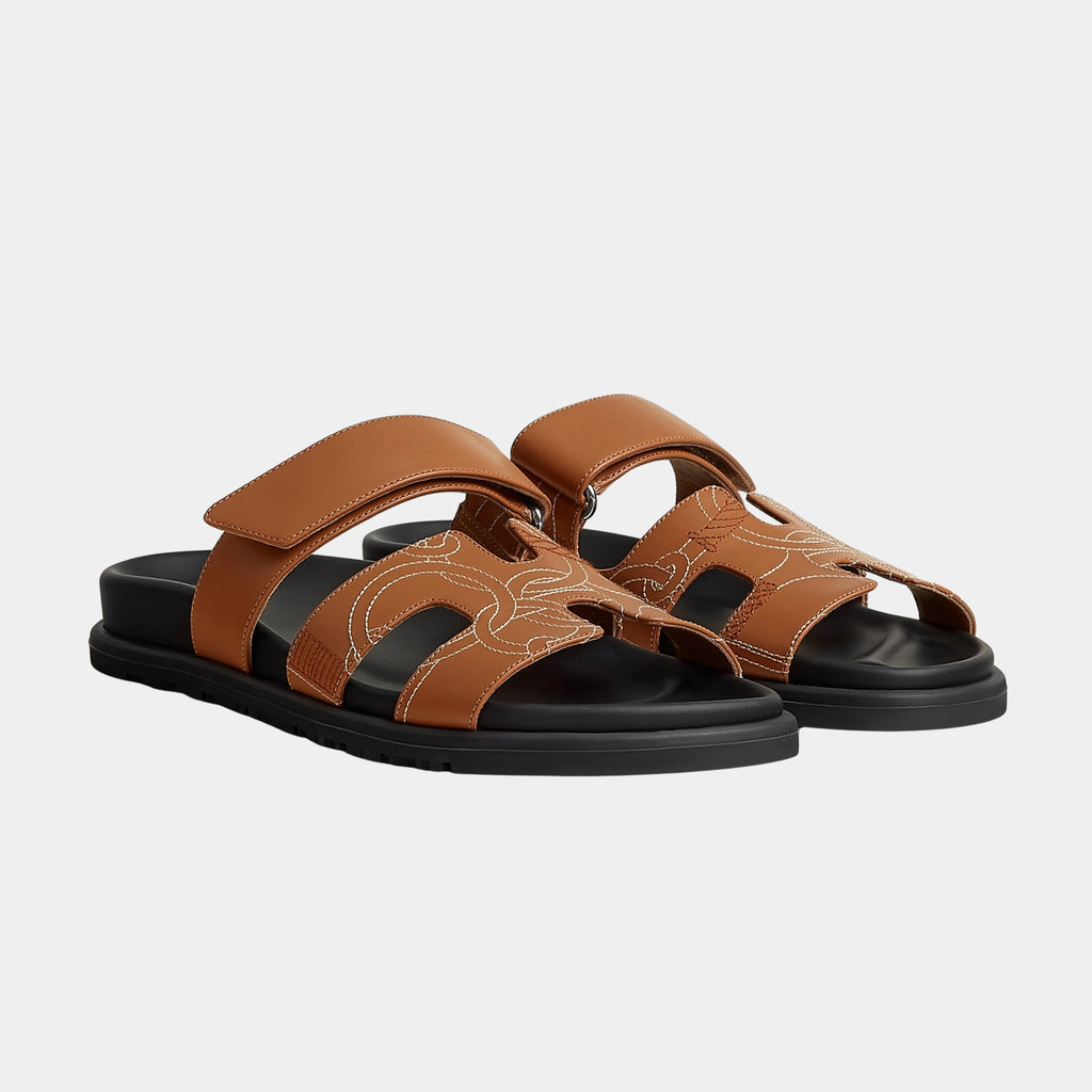 Chypre Sandal In Panoplie Equestre Embroidered Calfskin Hermes – Гарантія оригінальності – боковий вид