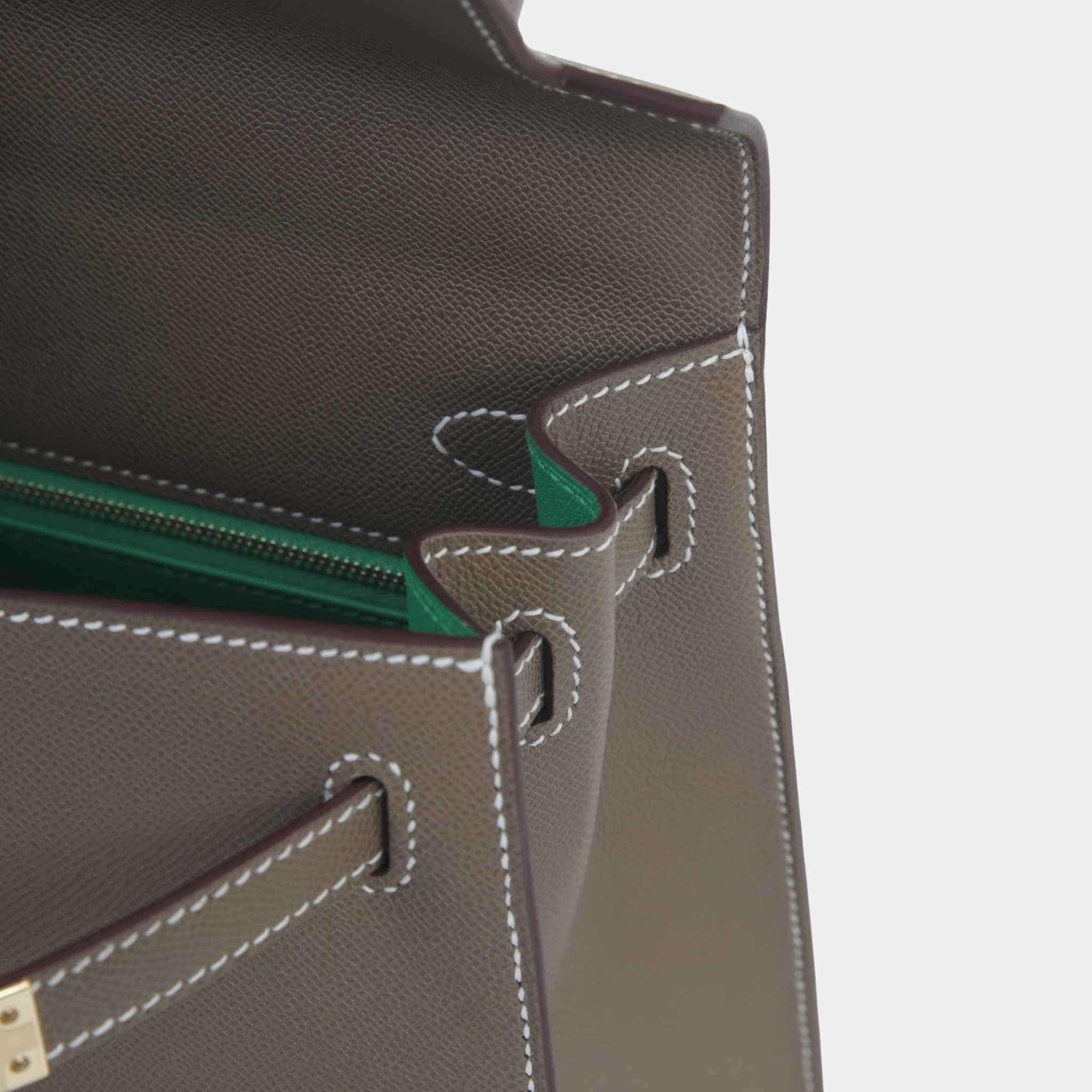 Оригінальна Kelly 25 Verso Madame Sellier Etoupe Hermes – вид ззаду