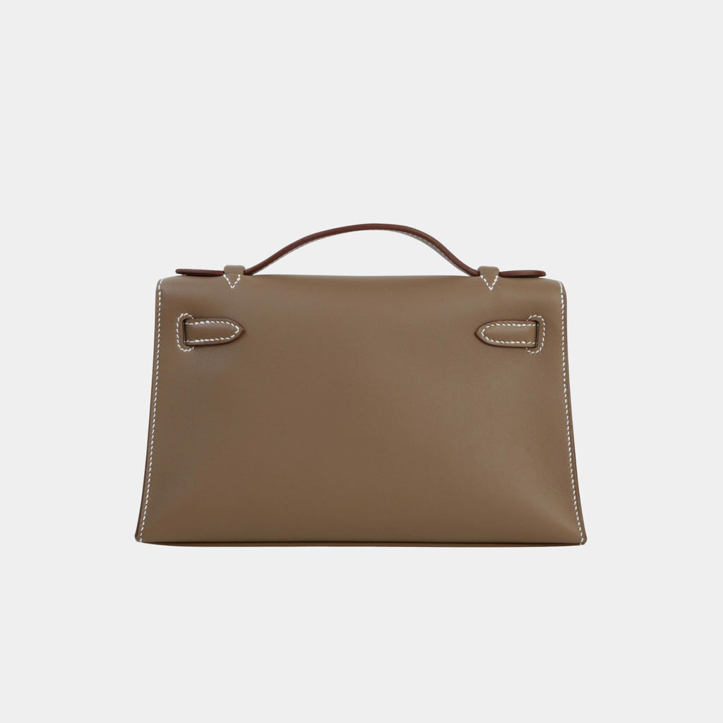 Оригінальна Kelly Pochette Swift Etoupe Ghw Hermes – вид ззаду