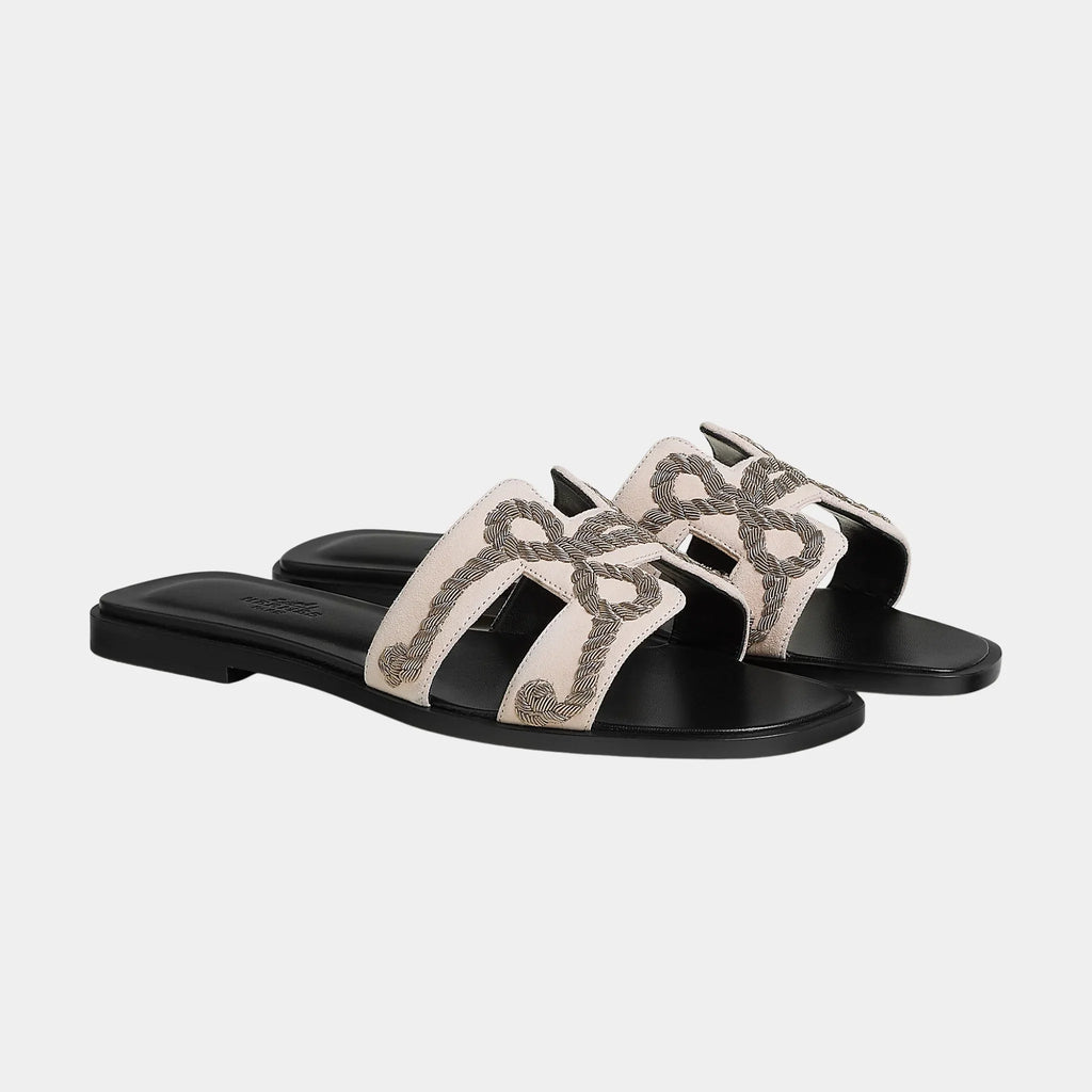 Оригінальна Oran Sandal In Suede Goatskin And Dabka Hermes – боковий вид