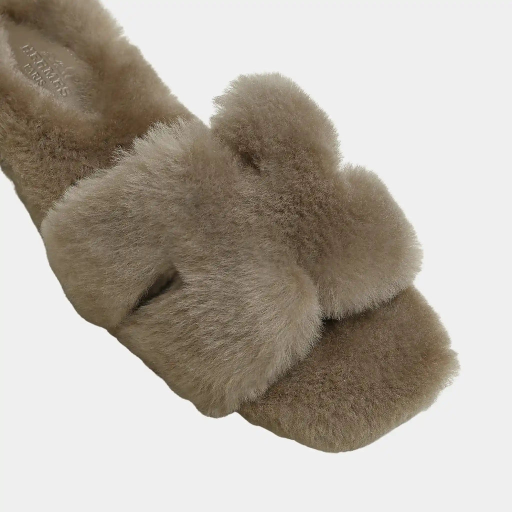Oran Sandals In Shearling Hermes – Гарантія оригінальності – детальний вид