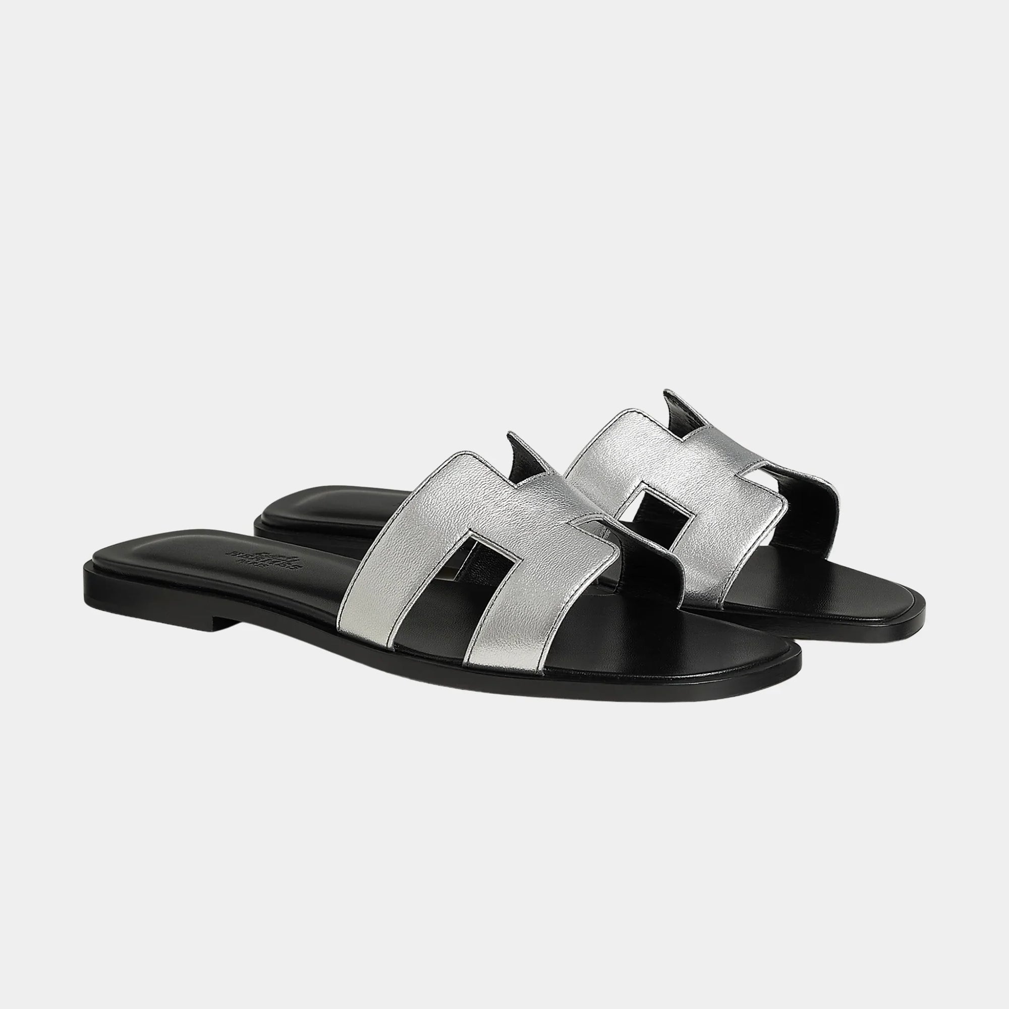 Oran Sandals In Metallic Goatskin Hermes – Гарантія оригінальності – боковий вид