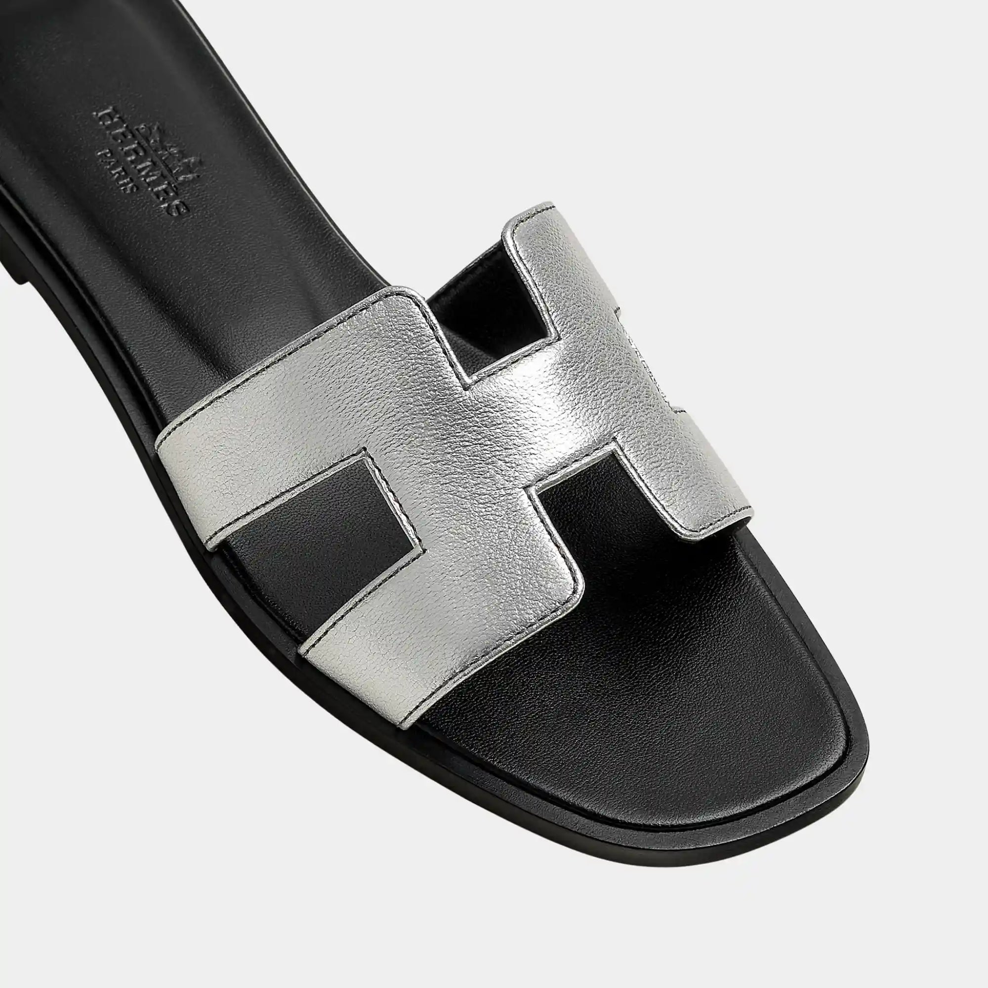Oran Sandals In Metallic Goatskin Hermes – Гарантія оригінальності – детальний вид
