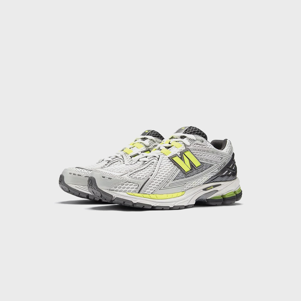 1906r Light Silver Metallic New balance – Гарантія оригінальності – вид ззаду