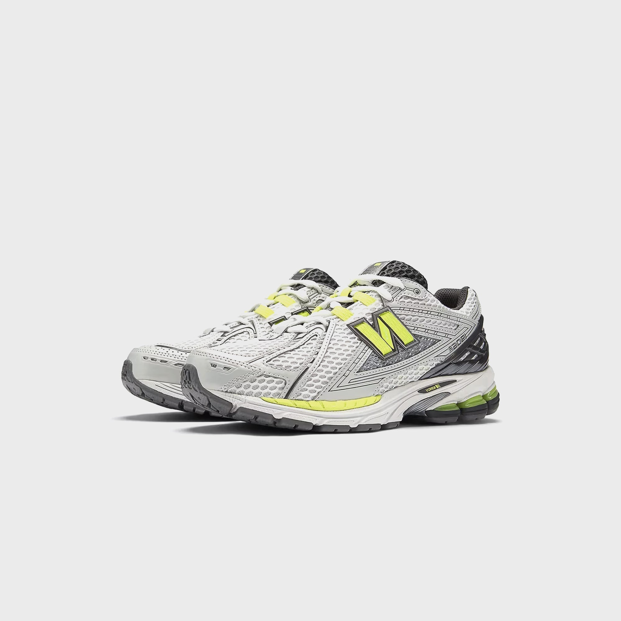 1906r Light Silver Metallic New balance – Гарантія оригінальності – вид ззаду