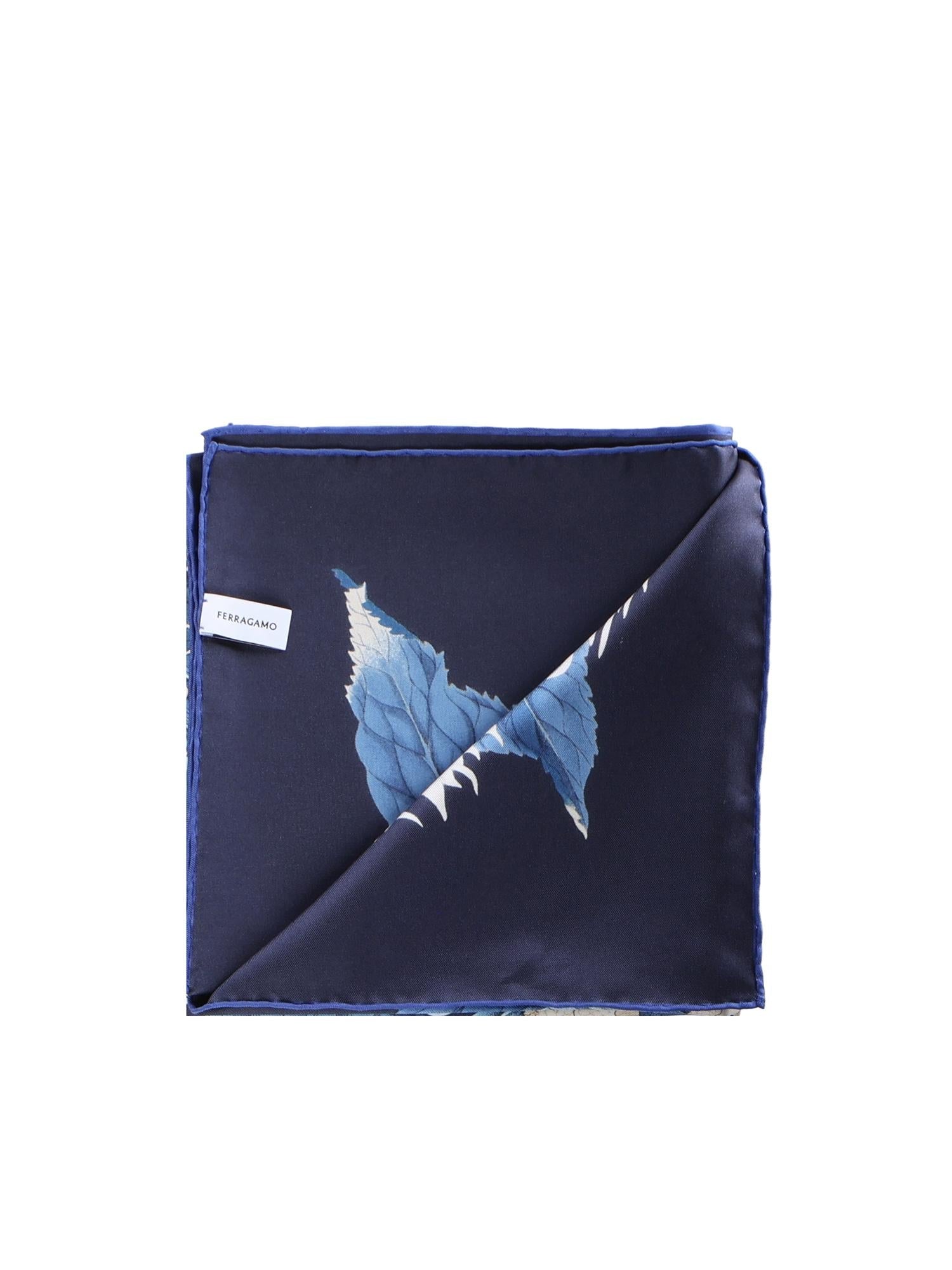 Foulard In Seta Con Stampa Salvatore ferragamo – Гарантія оригінальності – детальний вид