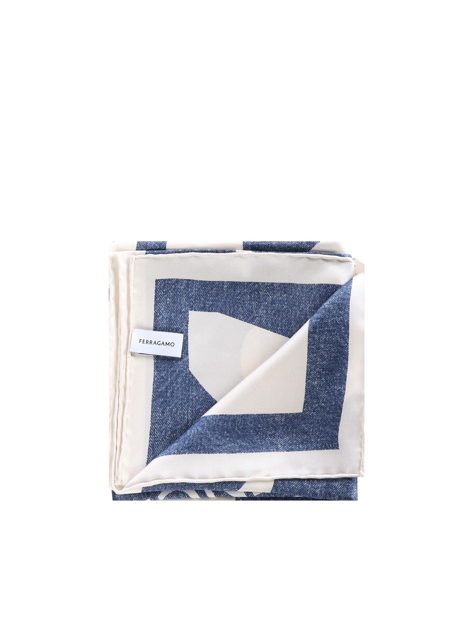 Foulard In Seta Con Stampa Salvatore ferragamo – Гарантія оригінальності – детальний вид