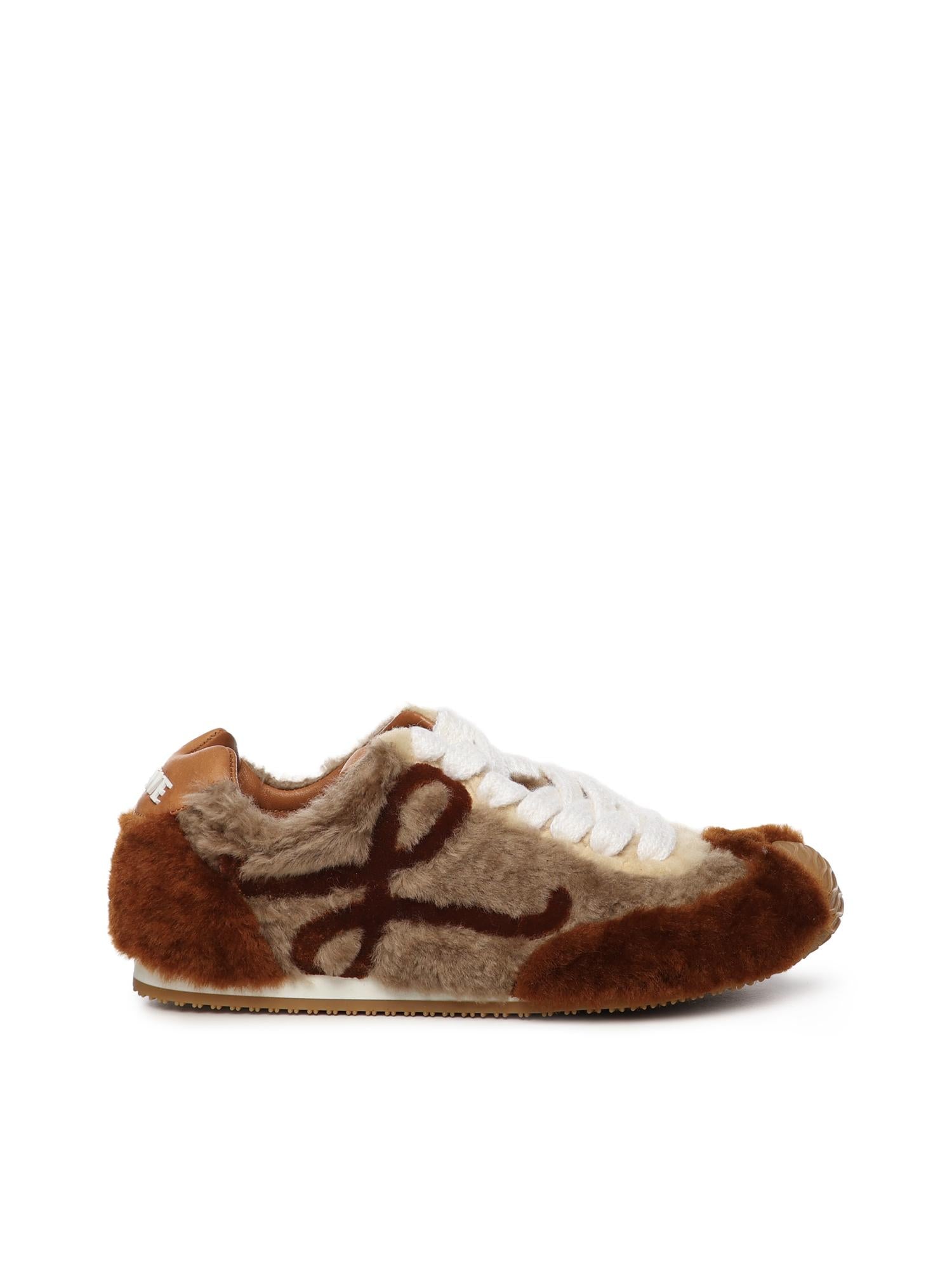 Оригінальна Sneaker Ballet Runner 2.0 In Shearling Loewe – боковий вид