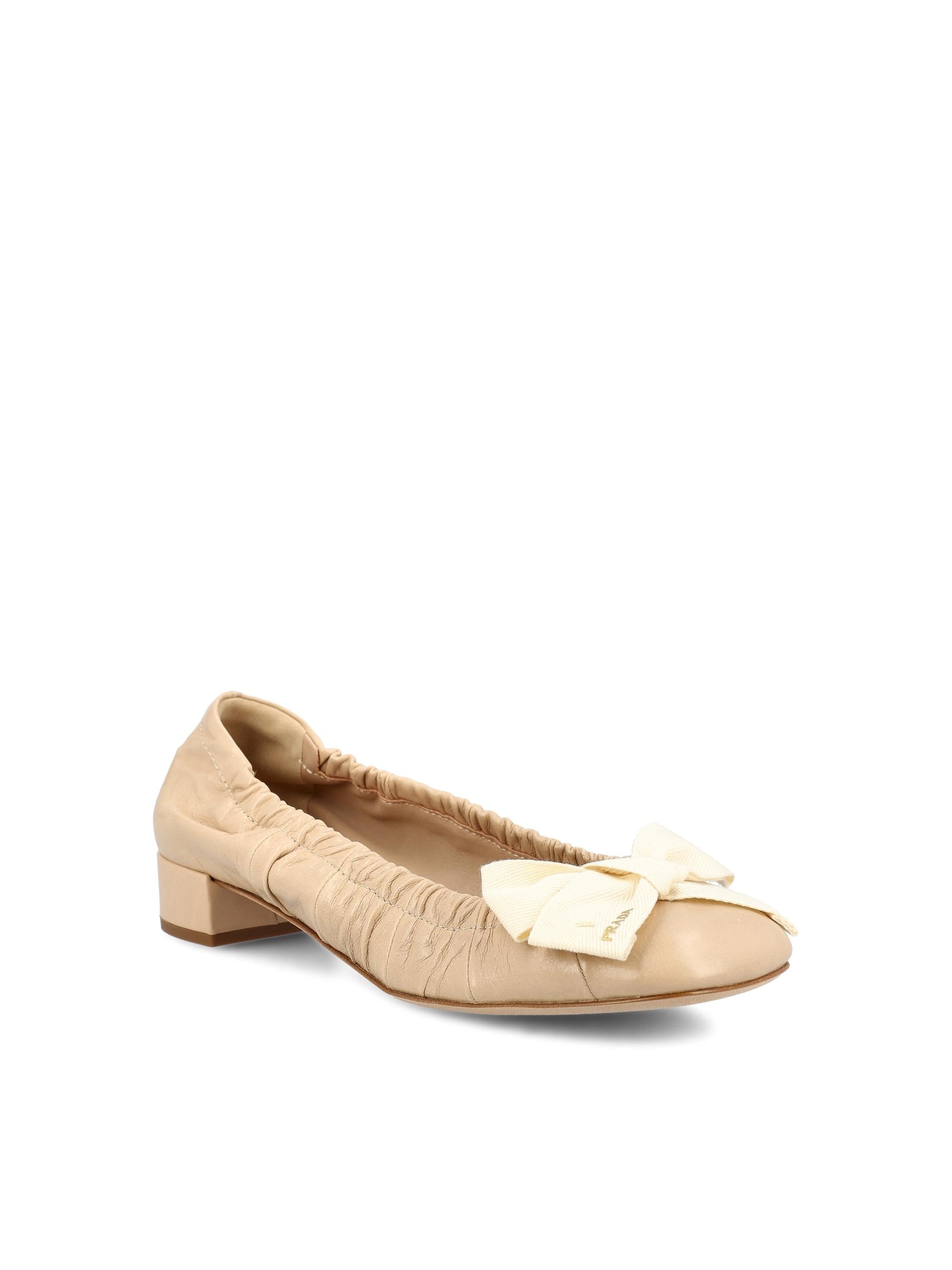 Leather Ballerina Flats With Heel Prada оригінал – Купити в Україні – вид ззаду