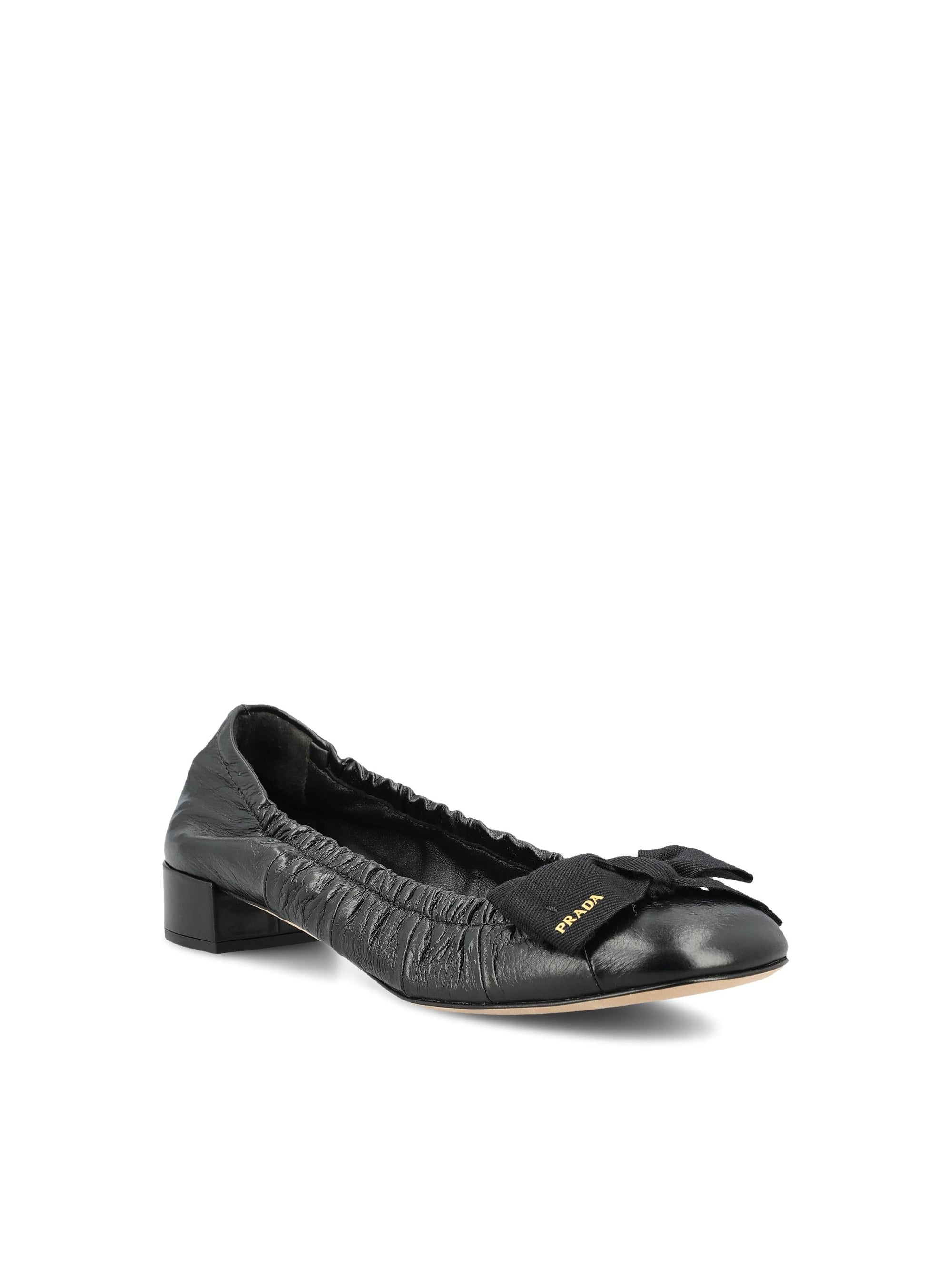 Leather Ballerina Flats With Heel Prada оригінал – Купити в Україні – вид ззаду