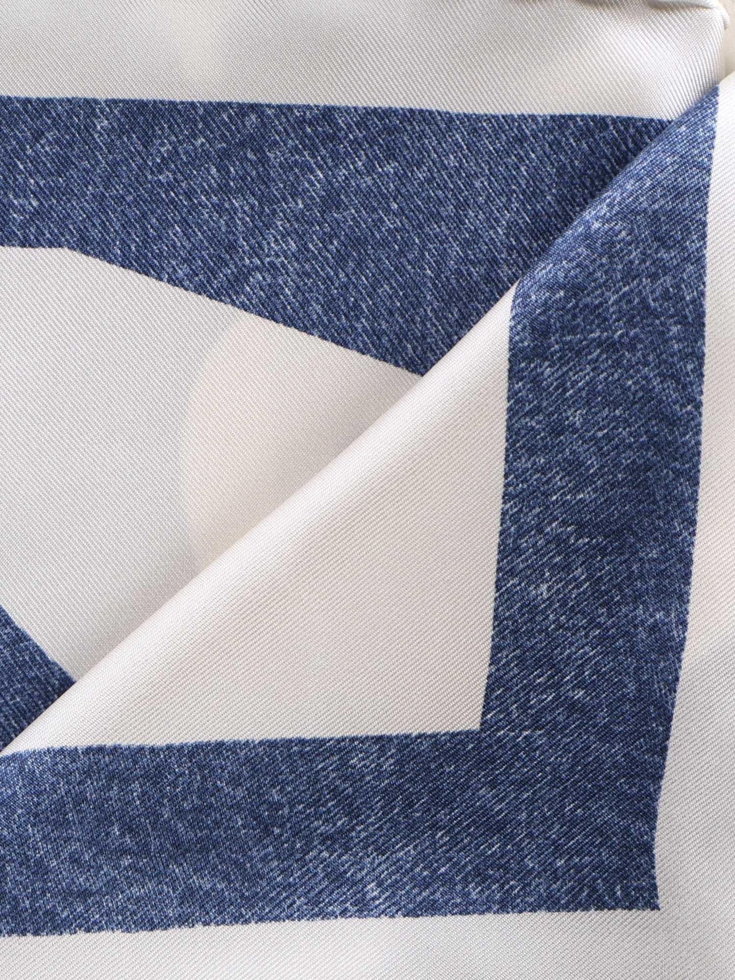 Foulard In Seta Con Stampa Salvatore ferragamo – Гарантія оригінальності – вид ззаду