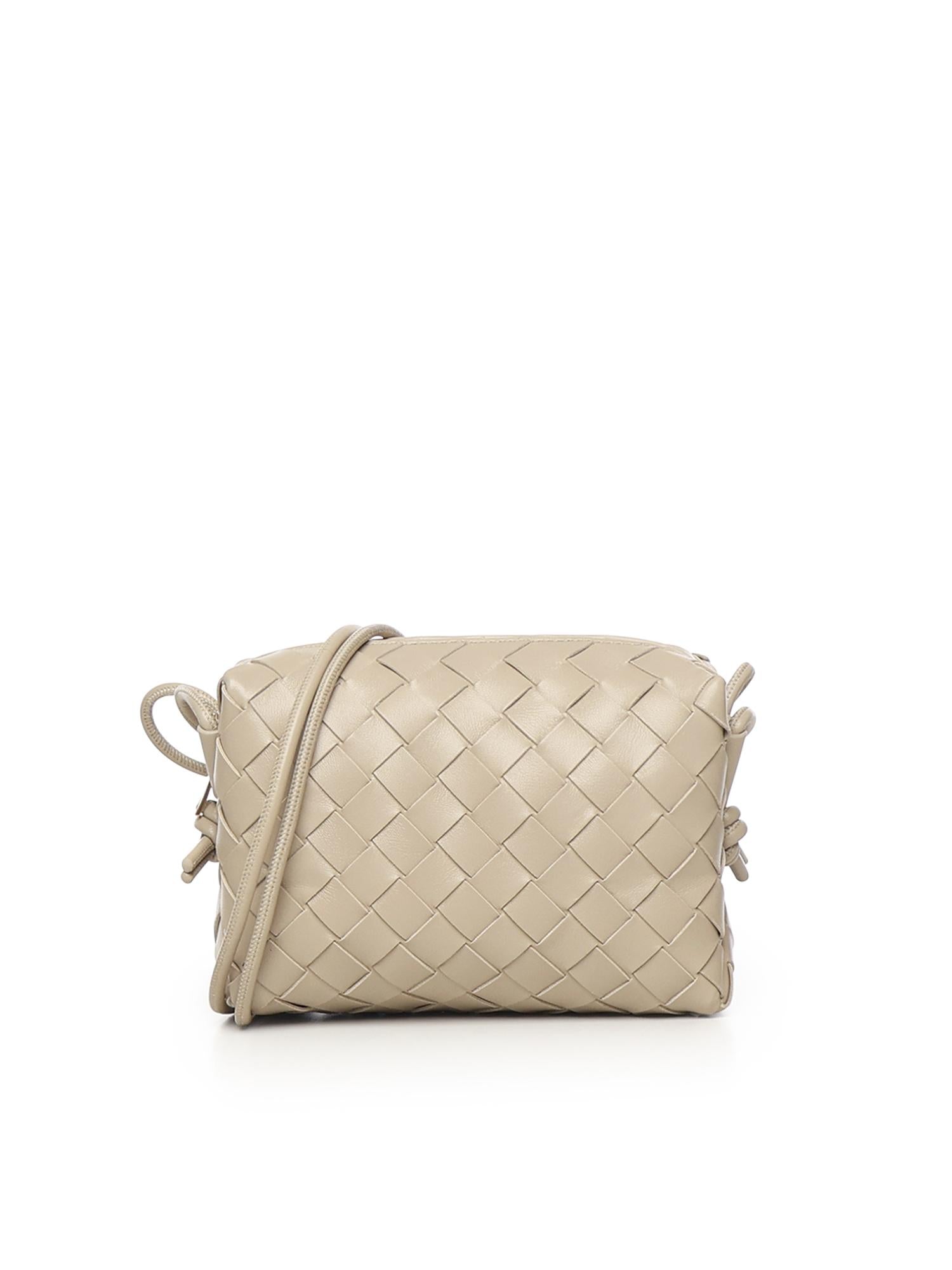 Оригінальна Mini Loop Camera Bag In Pelle Bottega veneta – боковий вид