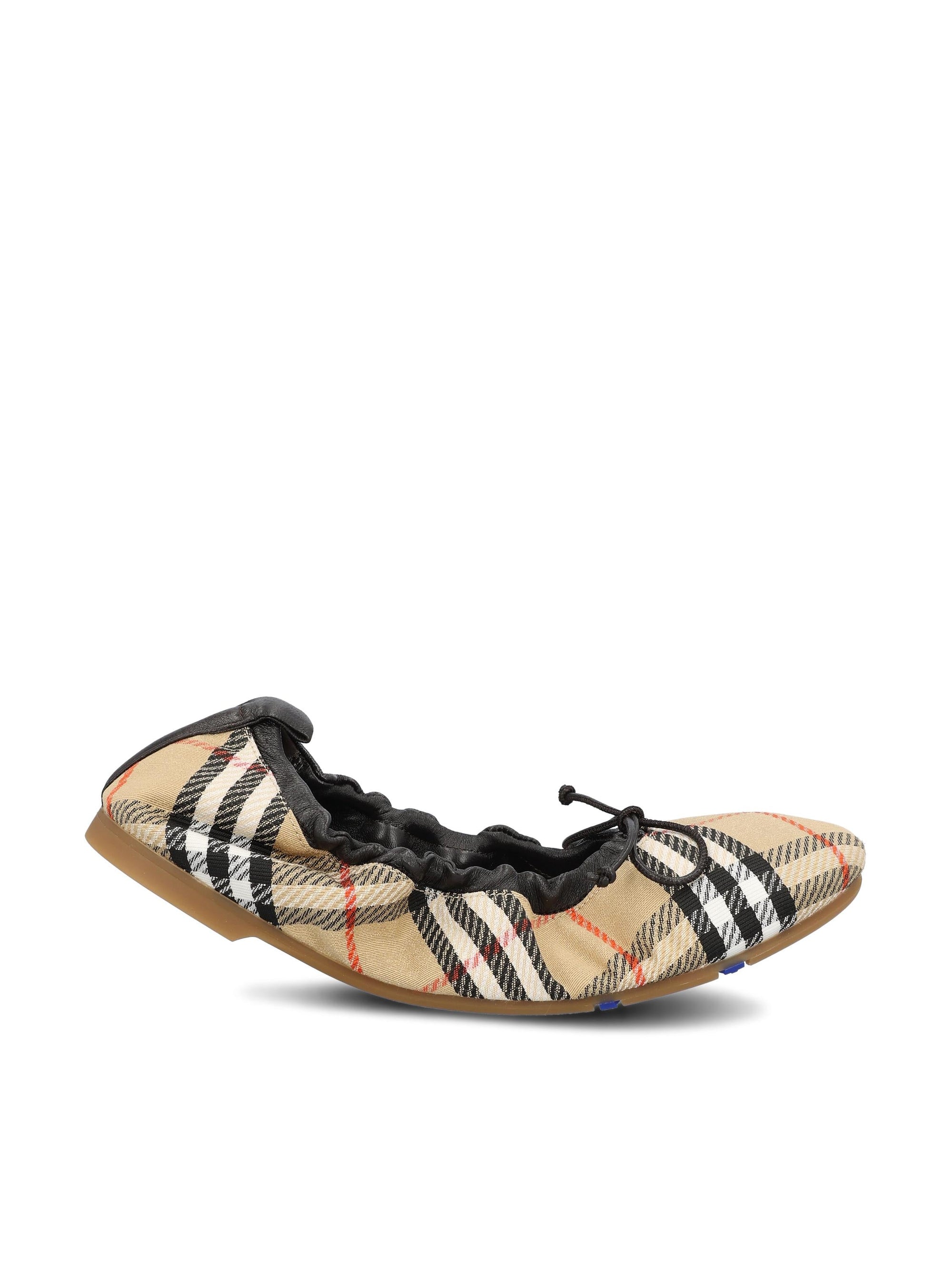 Burberry Footwear оригінал | Швидка доставка Україна – боковий вид